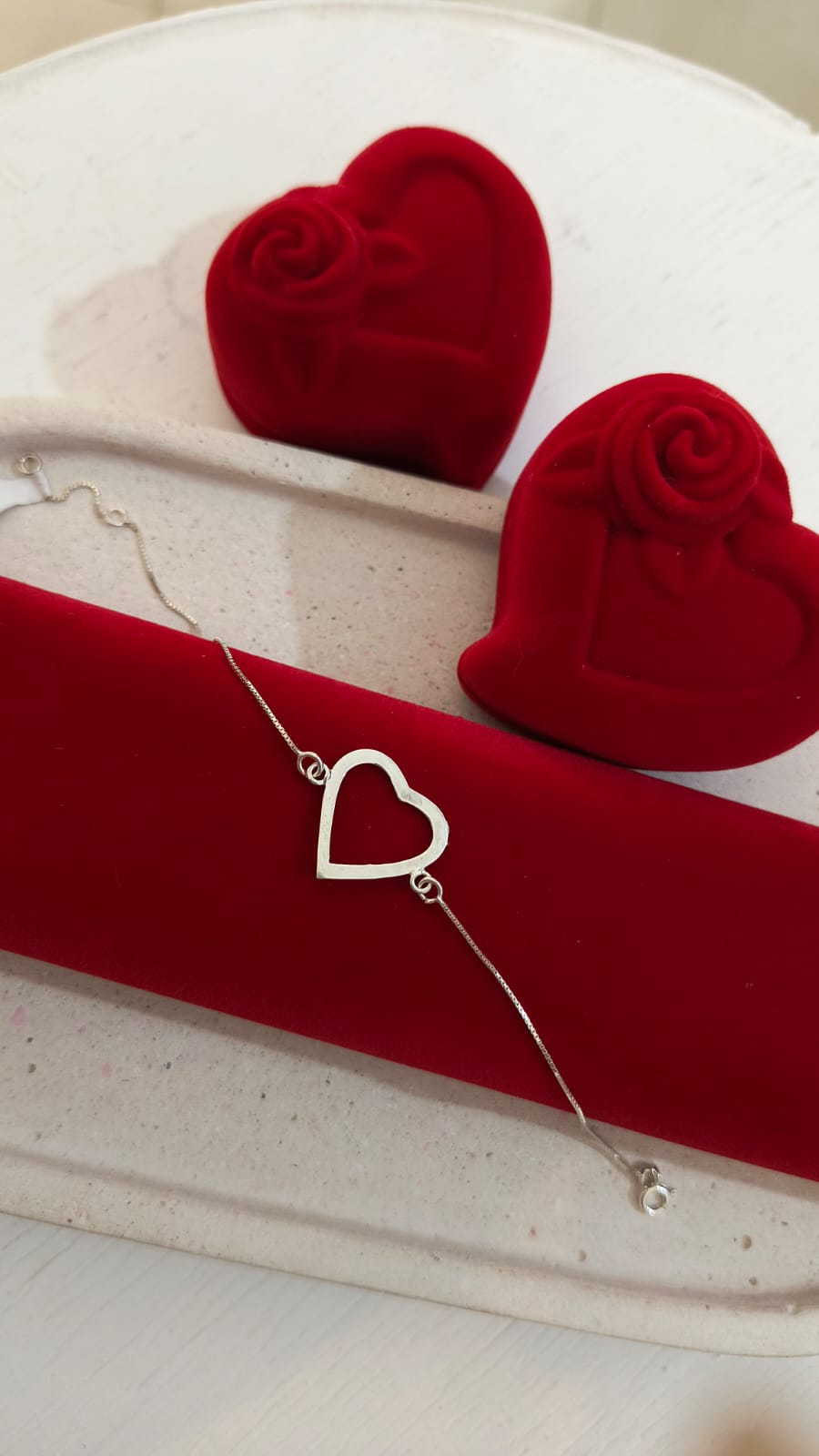 Pulsera de plata con dije de corazón calado