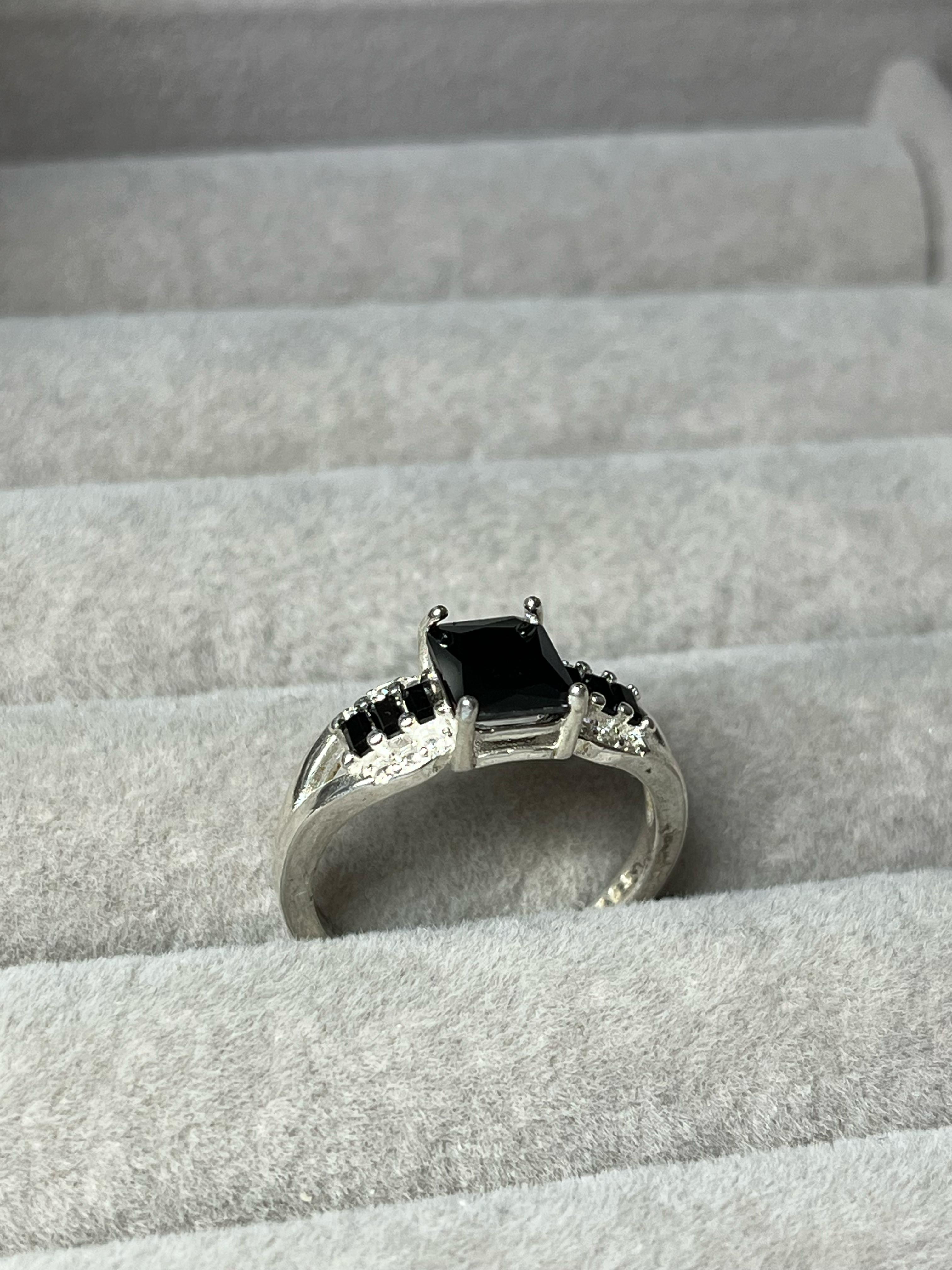 Anillo de plata sintillo