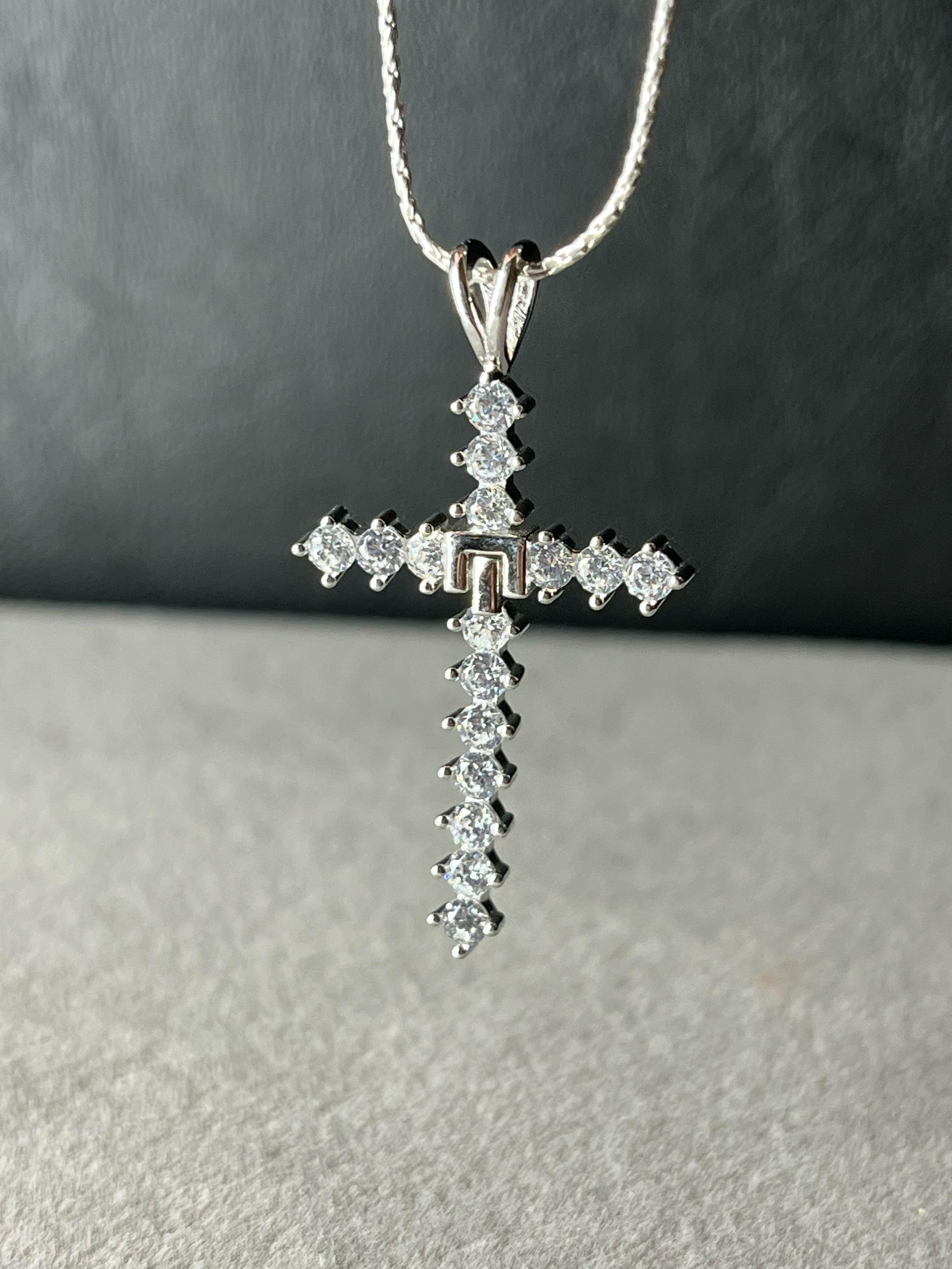 Dije cruz cubic flexible