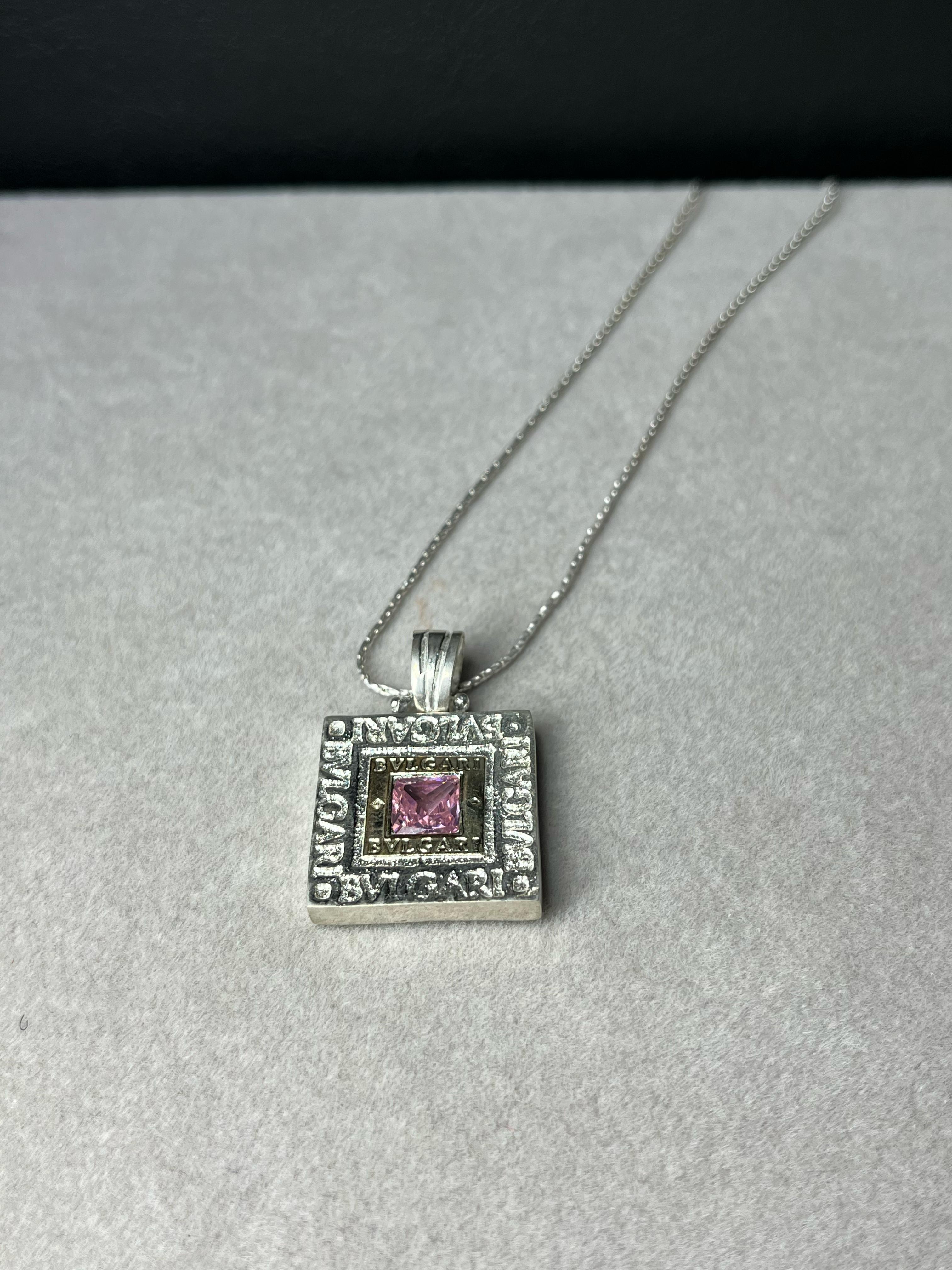 Dije Bulgari cuadrado plata y oro