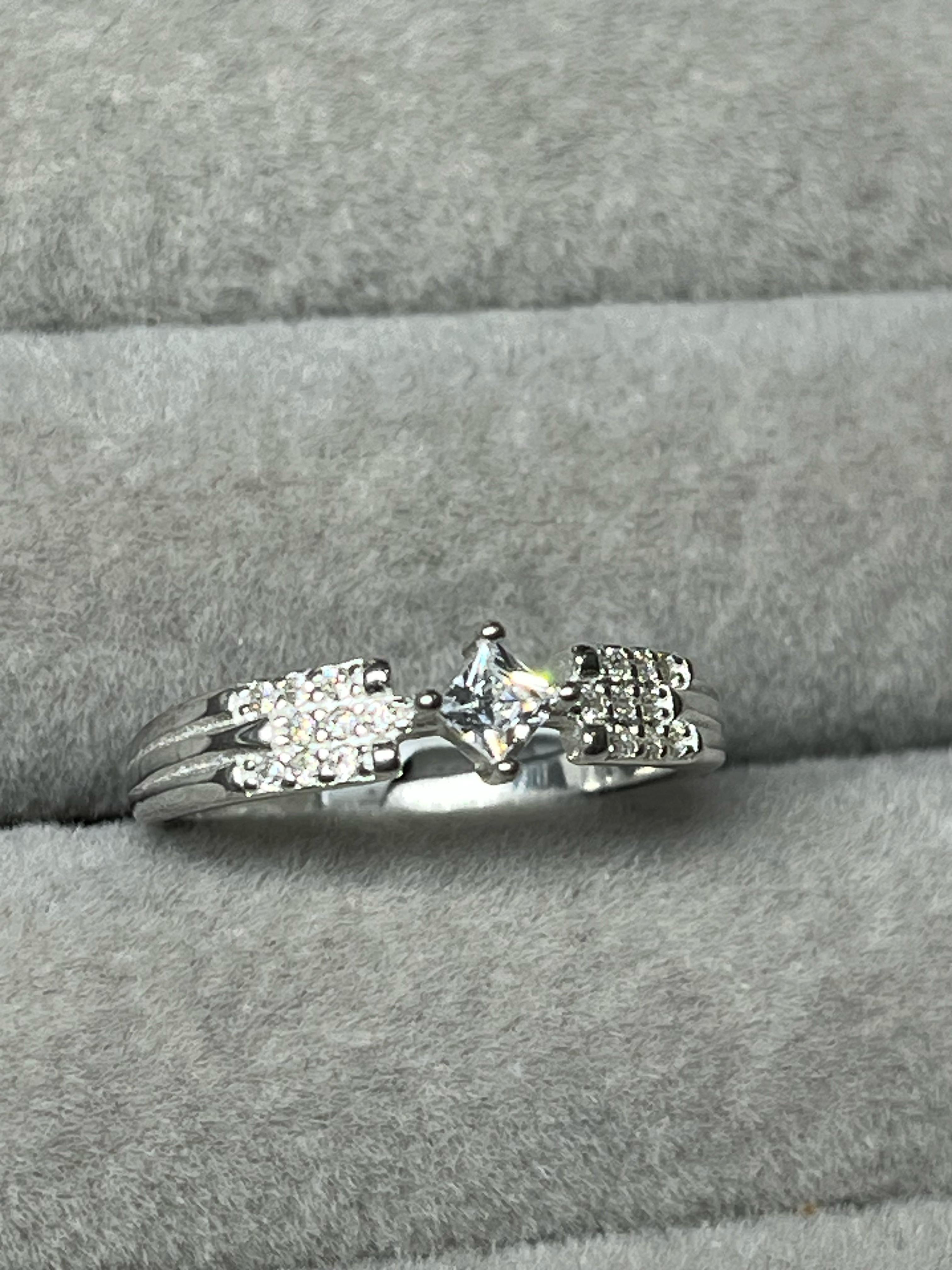 Anillo tipo cintillo plata 925