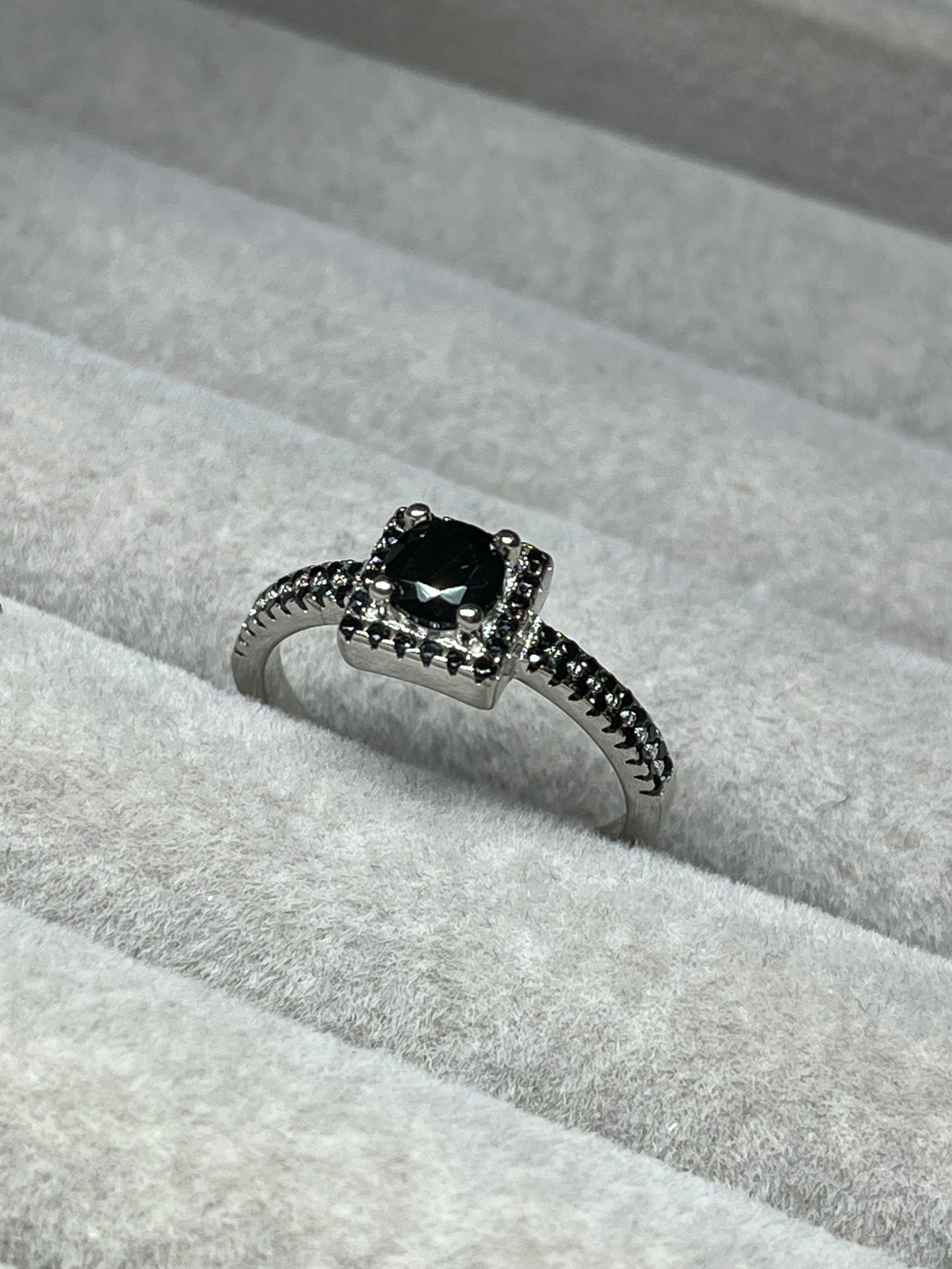 Anillo cintillo con onix plata 925