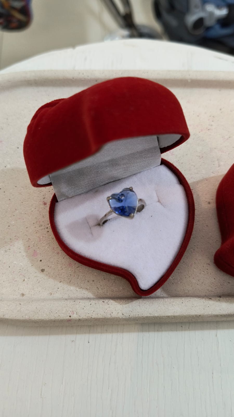 Anillo tipo sintillo con corazon de Swarousky