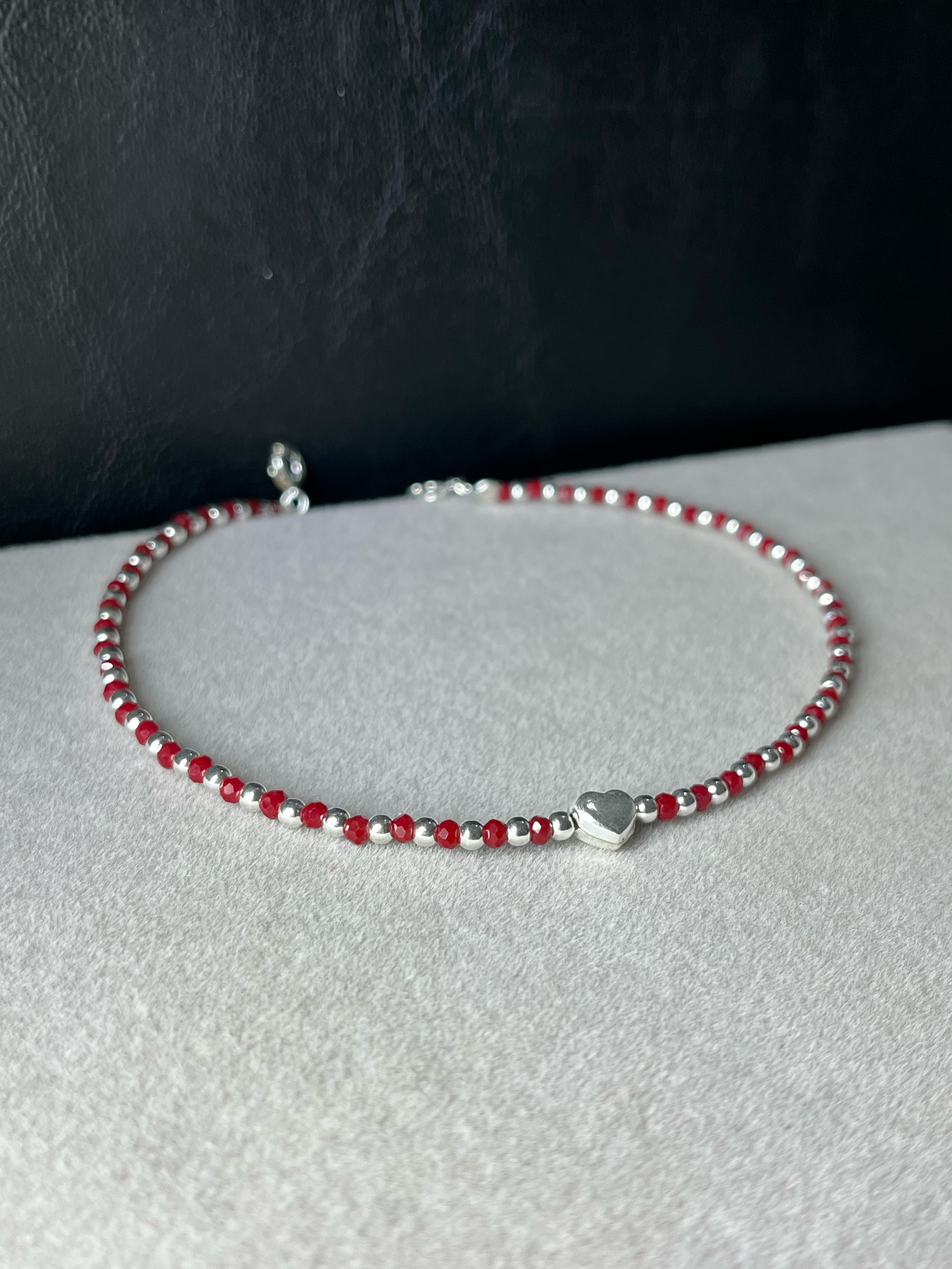 Tobillera con cristales rojos y dije corazon