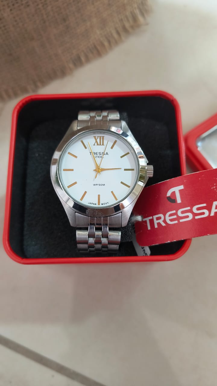 Reloj Tressa malla de acero resistente al agua.
