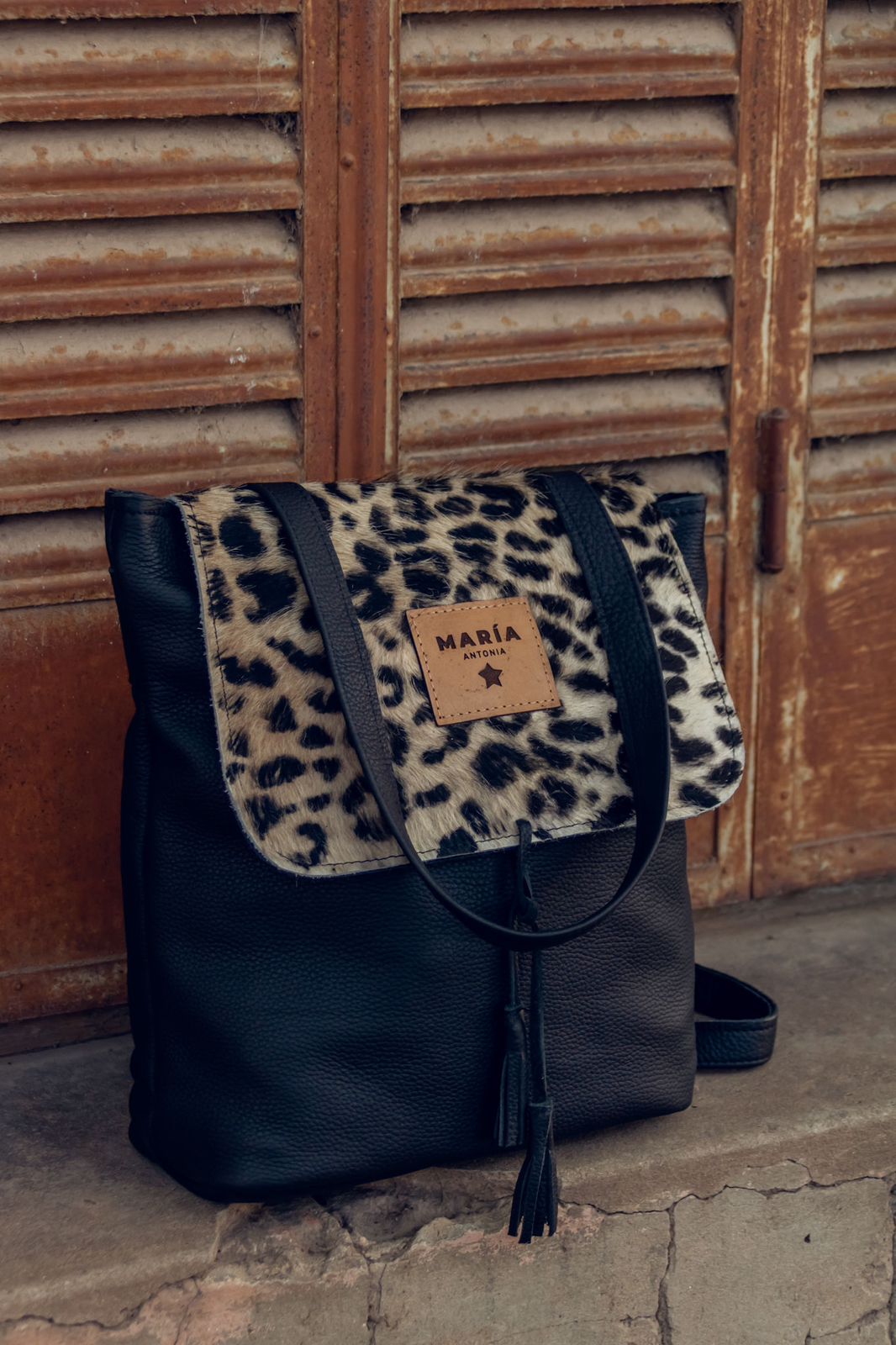 Mochila quito de cuero tapa con pelitos