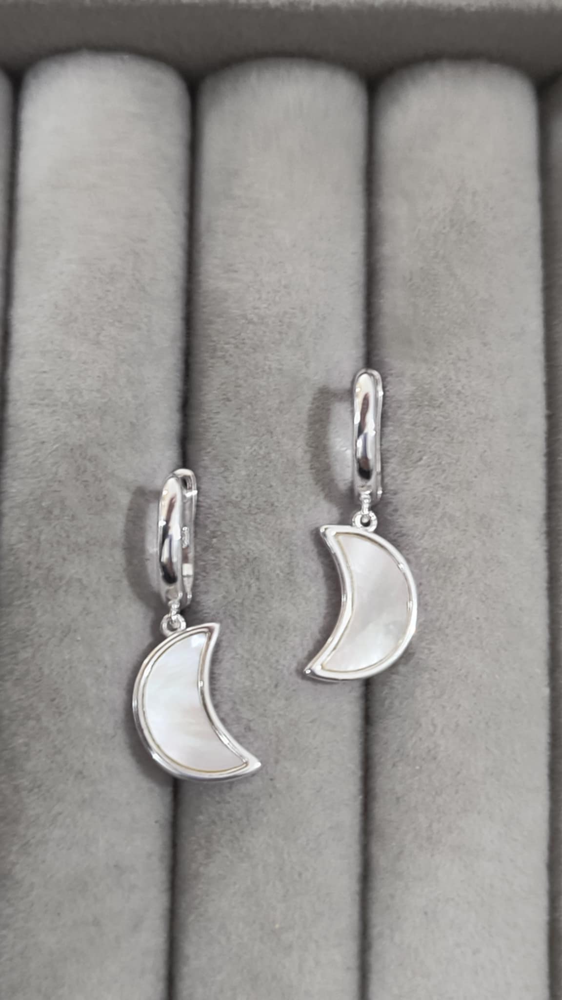 Argollitas con dije luna con nacad