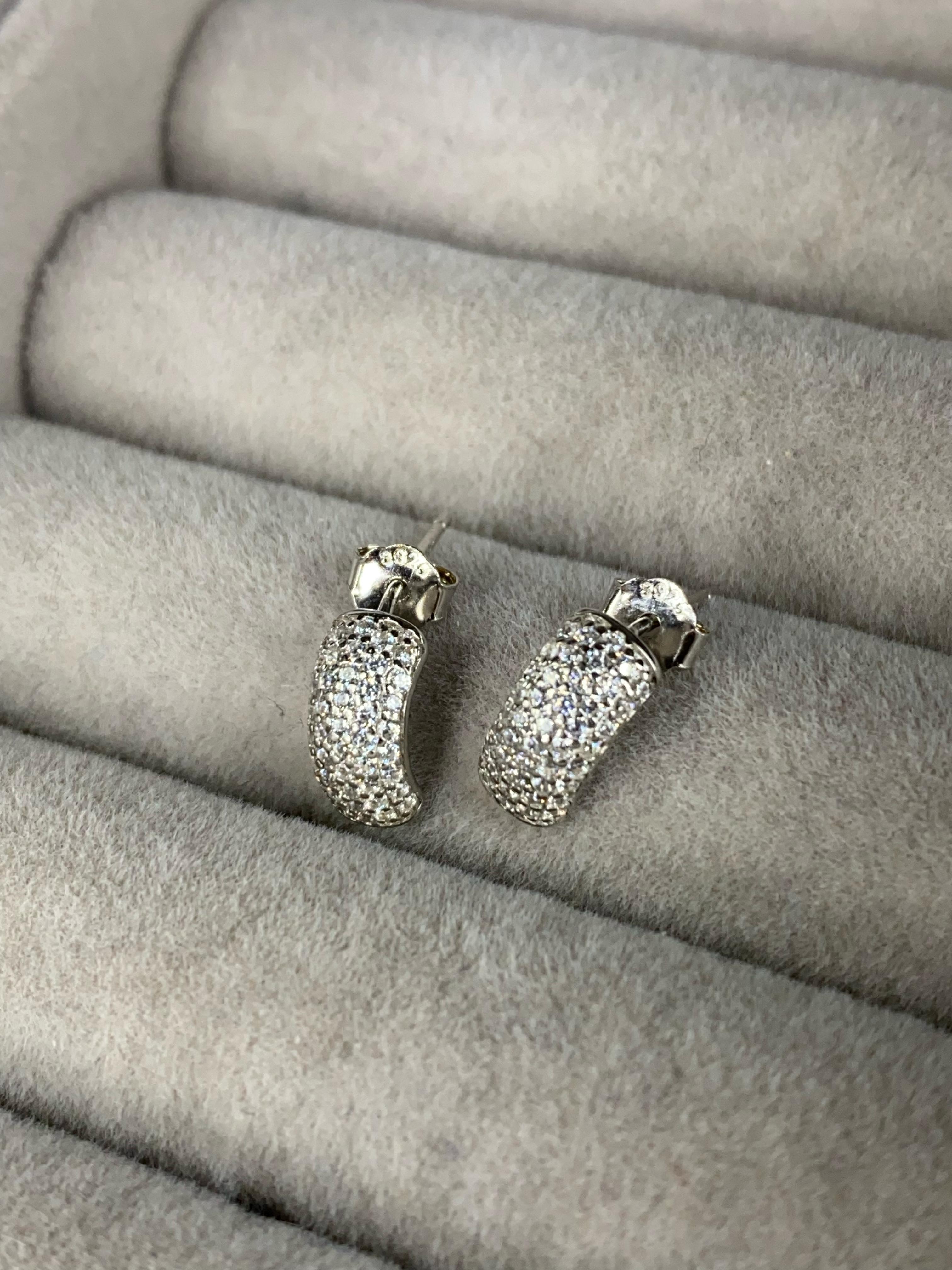 Semi argollitas de plata con micro pave