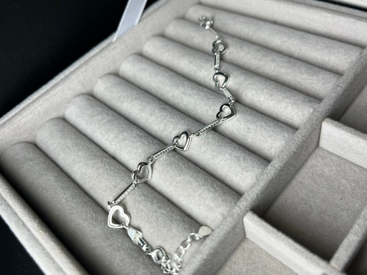 Pulsera con barra y corazon