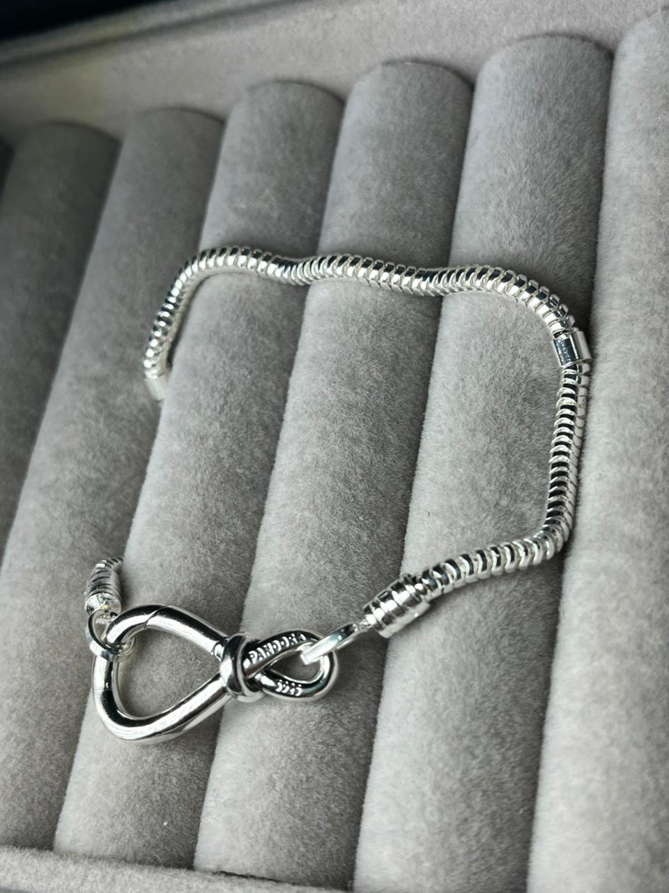 Pulsera cierre pandora con dije infinito