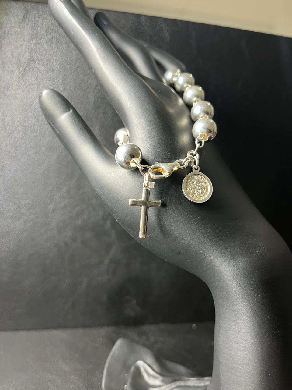 Pulsera denario con dije San Benito 