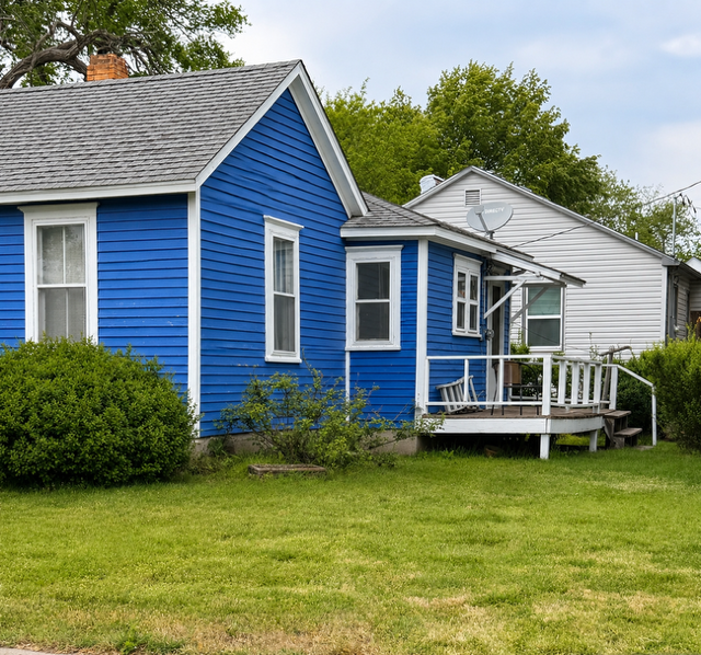 Moundridge - KS 524 S Randall Ave. 