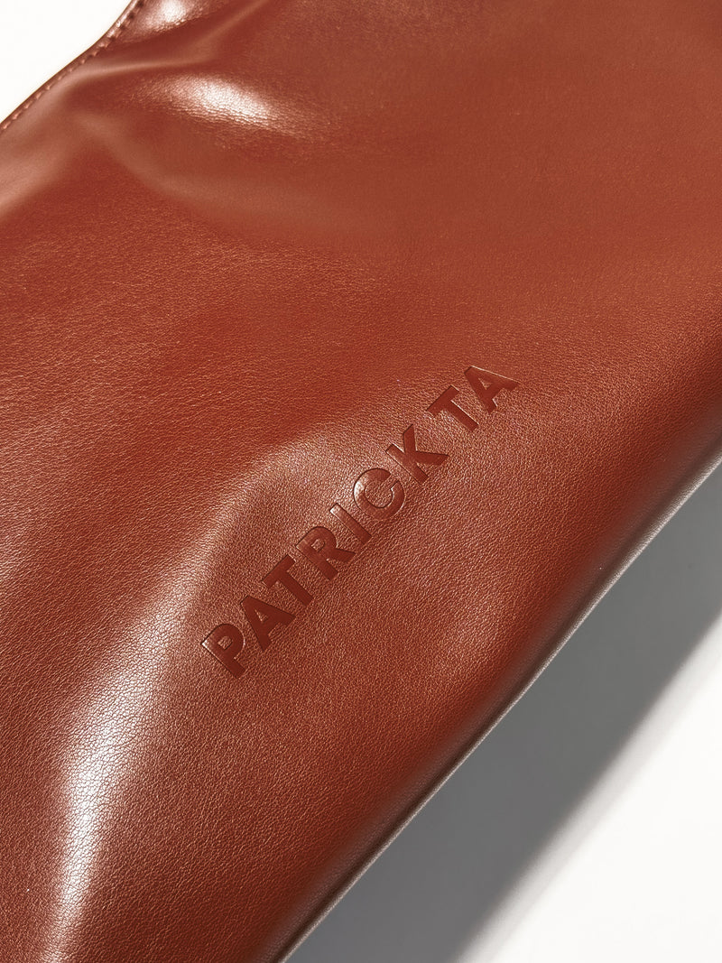 PRE ORDER Elevated Clutch de Patrick Ta