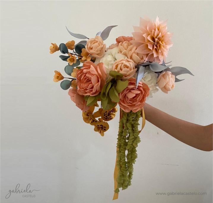 Ramo de novia en color peach y verde