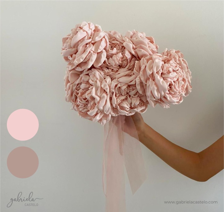 Ramo de novia de peonias rosa claro