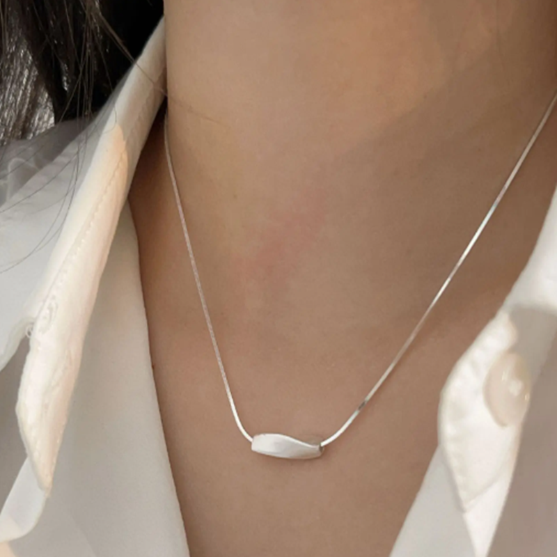 TEULRIP Stainless Steel Twisted Pendant Necklace - Modern & Elegant Jewelry for Girls & Women