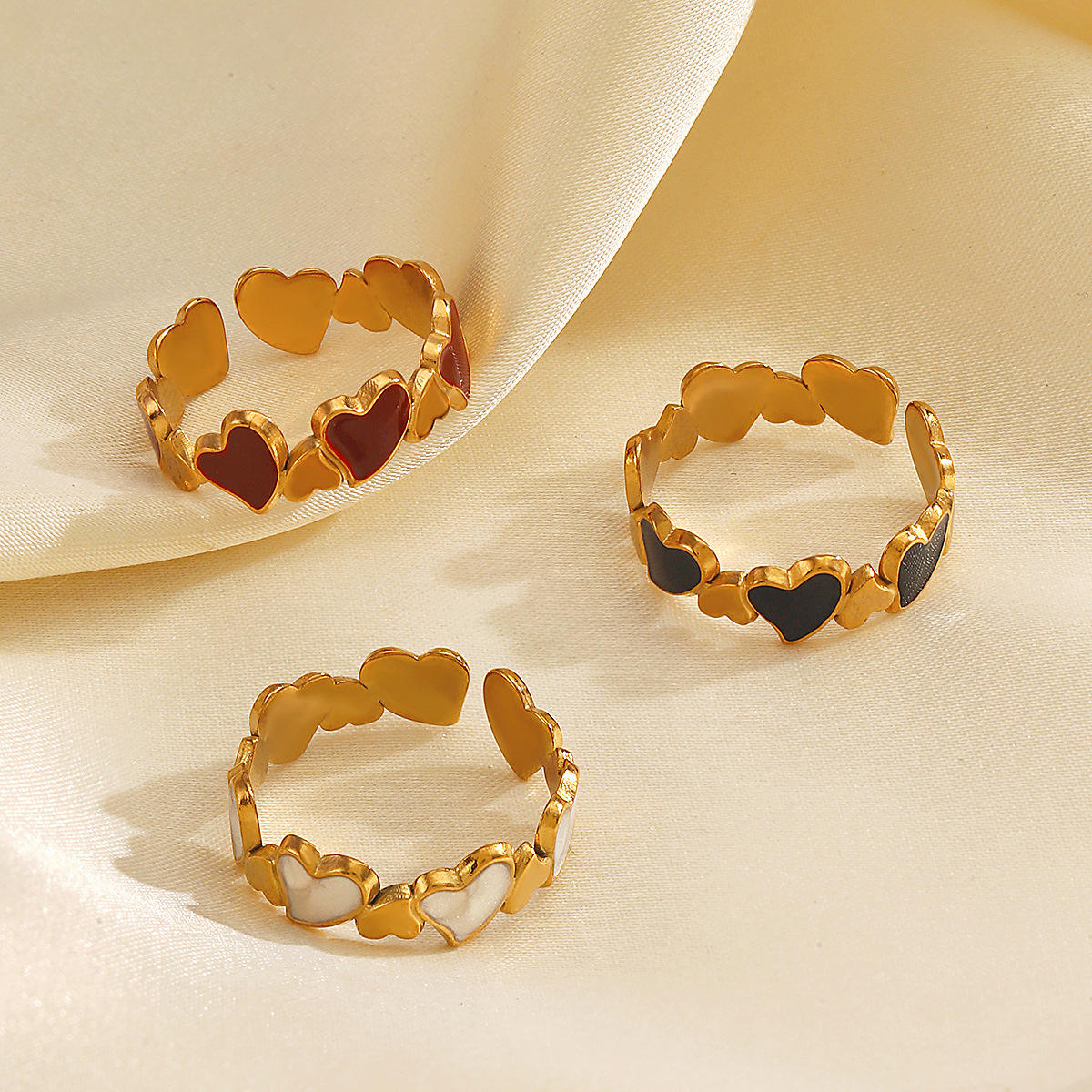 TEULRIP Gold Plated Stainless Steel Heart Design Adjustable Ring  – Black, Red & White 