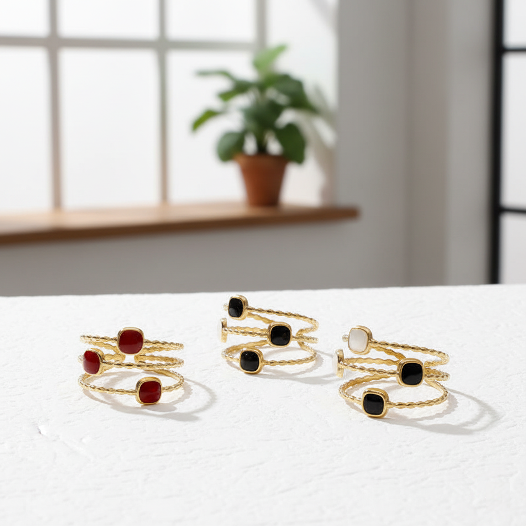 TEULRIP Gold Plated Stainless Steel Three-Layered Strip Ring - Black, Red & White 