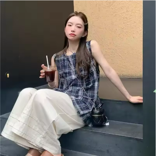 Sleeveless Plaid Top
