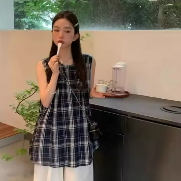 Sleeveless Plaid Top