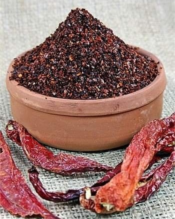 Yöresel Ev Yapımı Az Acı İsot