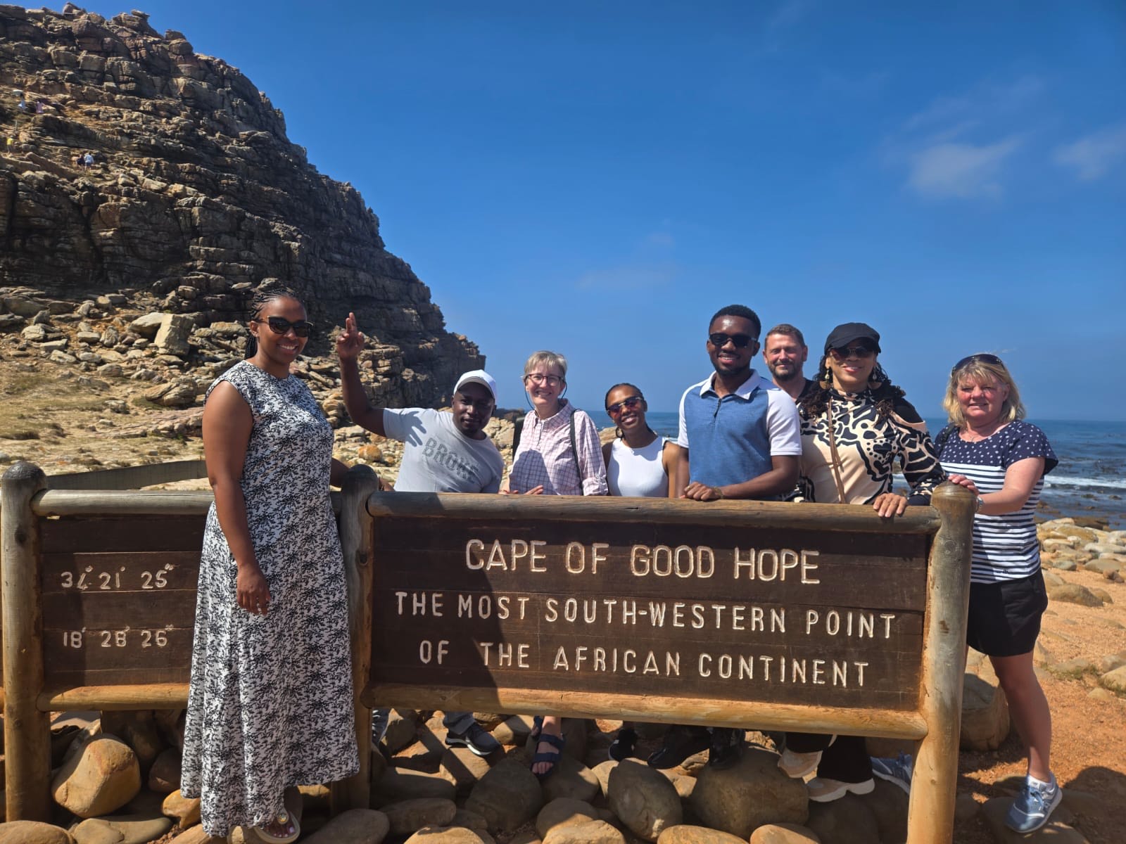 CAPE OF GOODHOPE AND BOULDERS BEACH (PENGUINS) PRIVATE TOUR.  