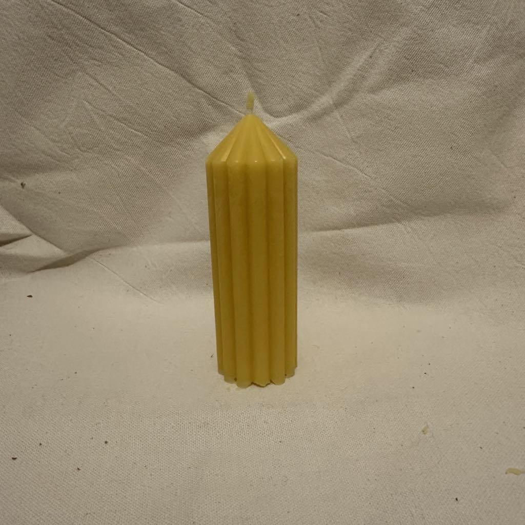 Geltonoji cilindrinė žvakė