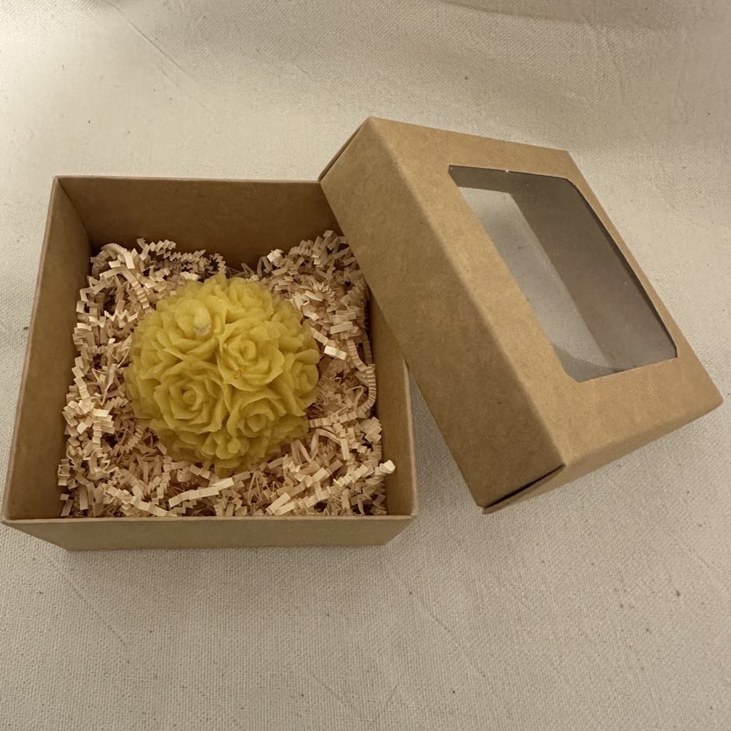 Rožės formos žvakė