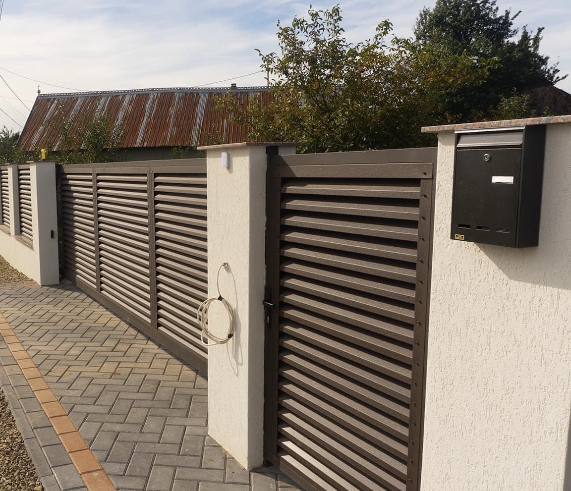 Puerta corredera Modelo PERSIANA 