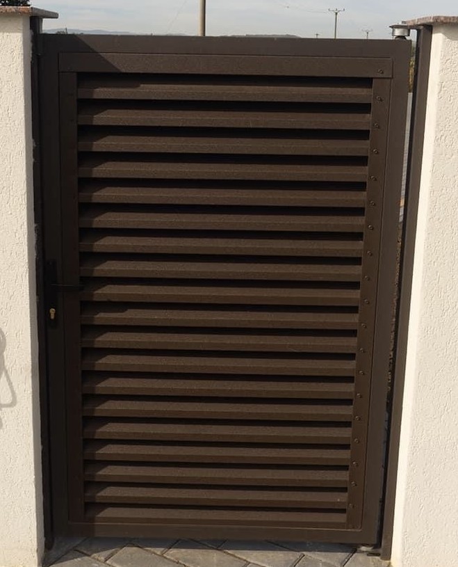 Puerta peatonal  Modelo PERSIANA 