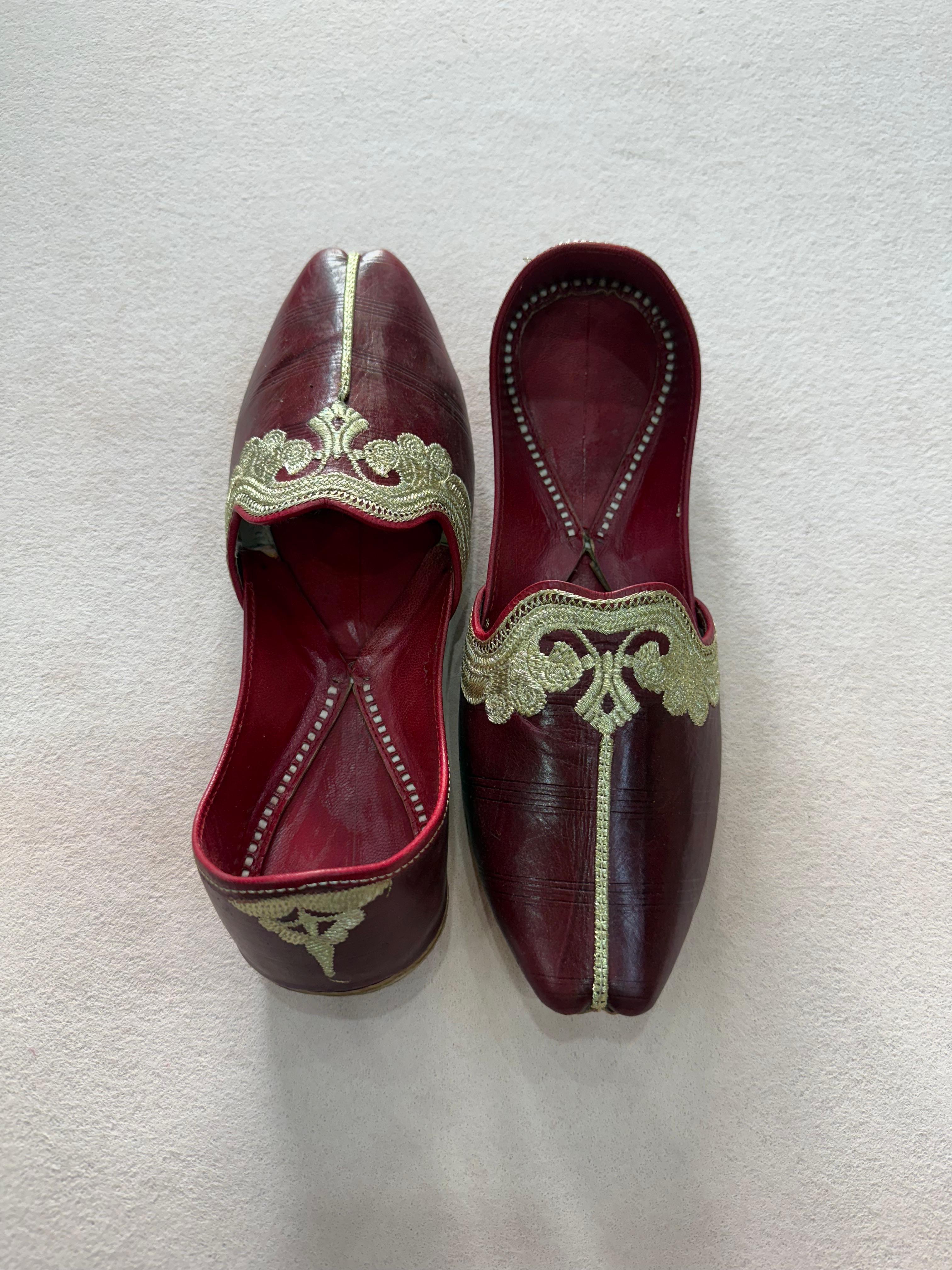Red leather khusa