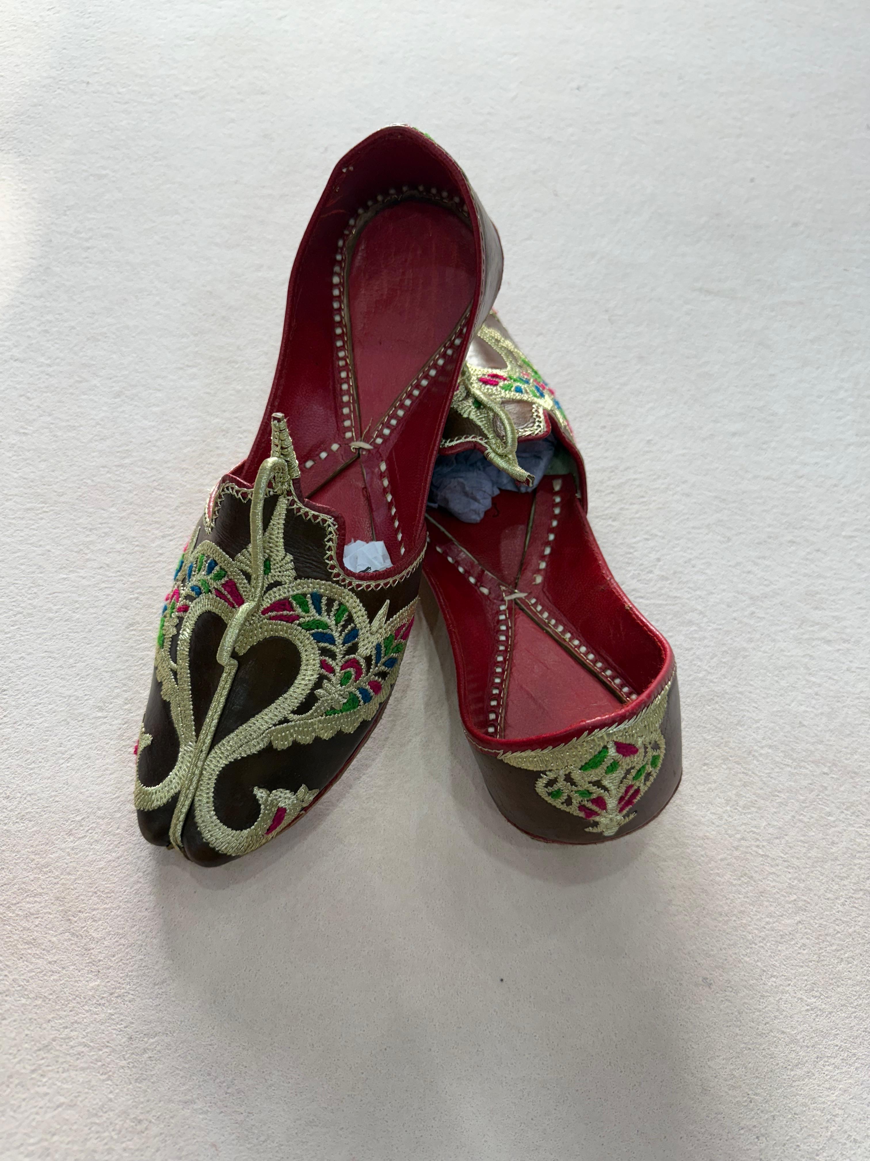 Traditional dark brown till khusa 