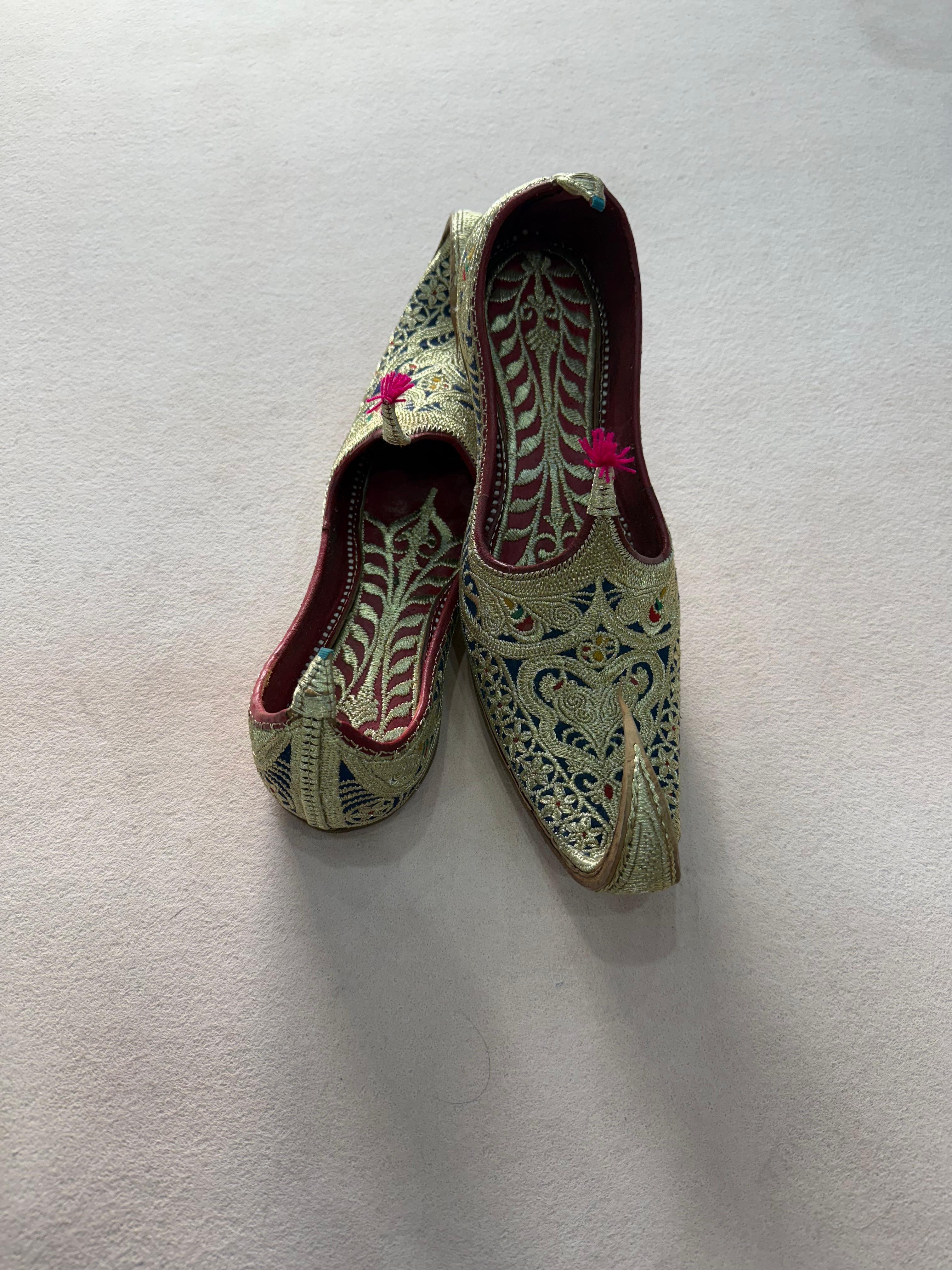 Traditional Men’s  Tilla Jutti