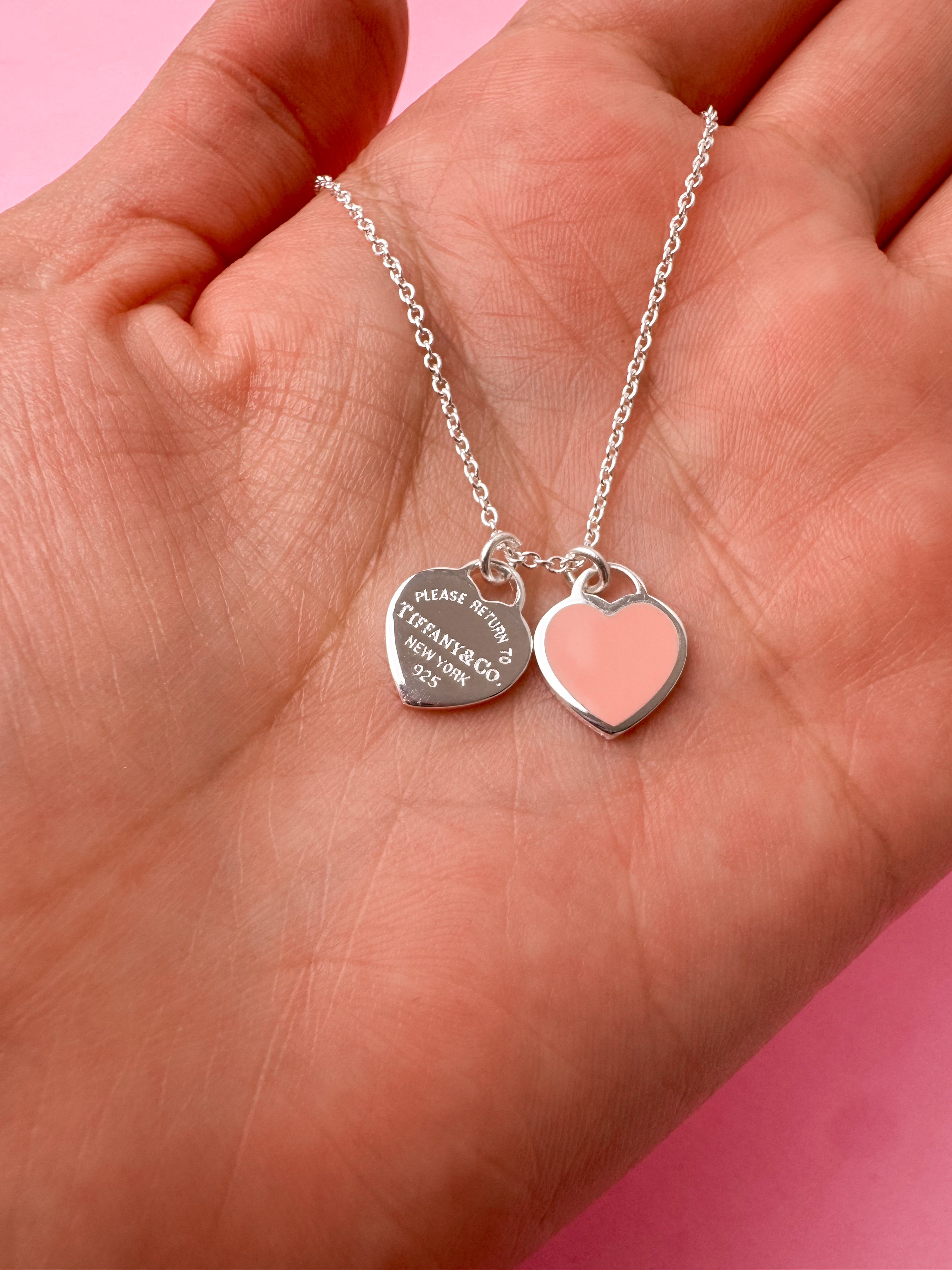 Collar clásico rosa