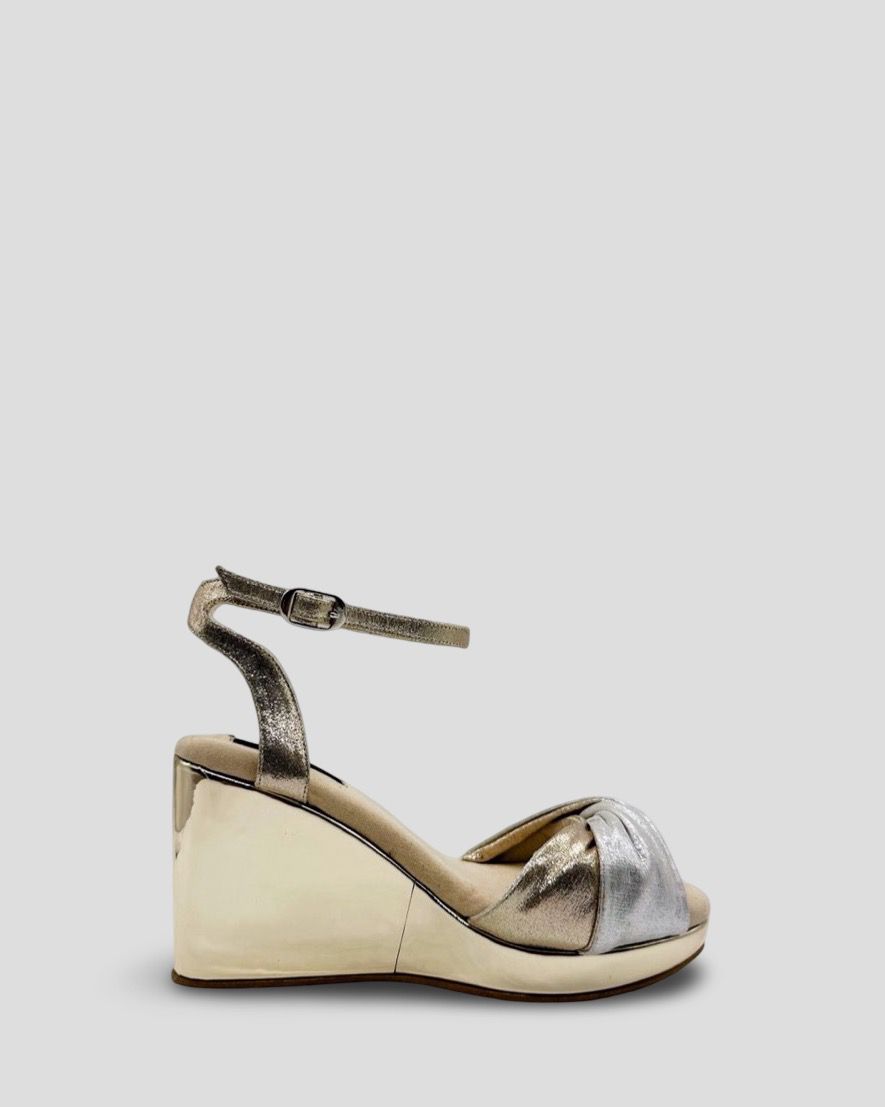 Silvia - Altura 9.5 cms