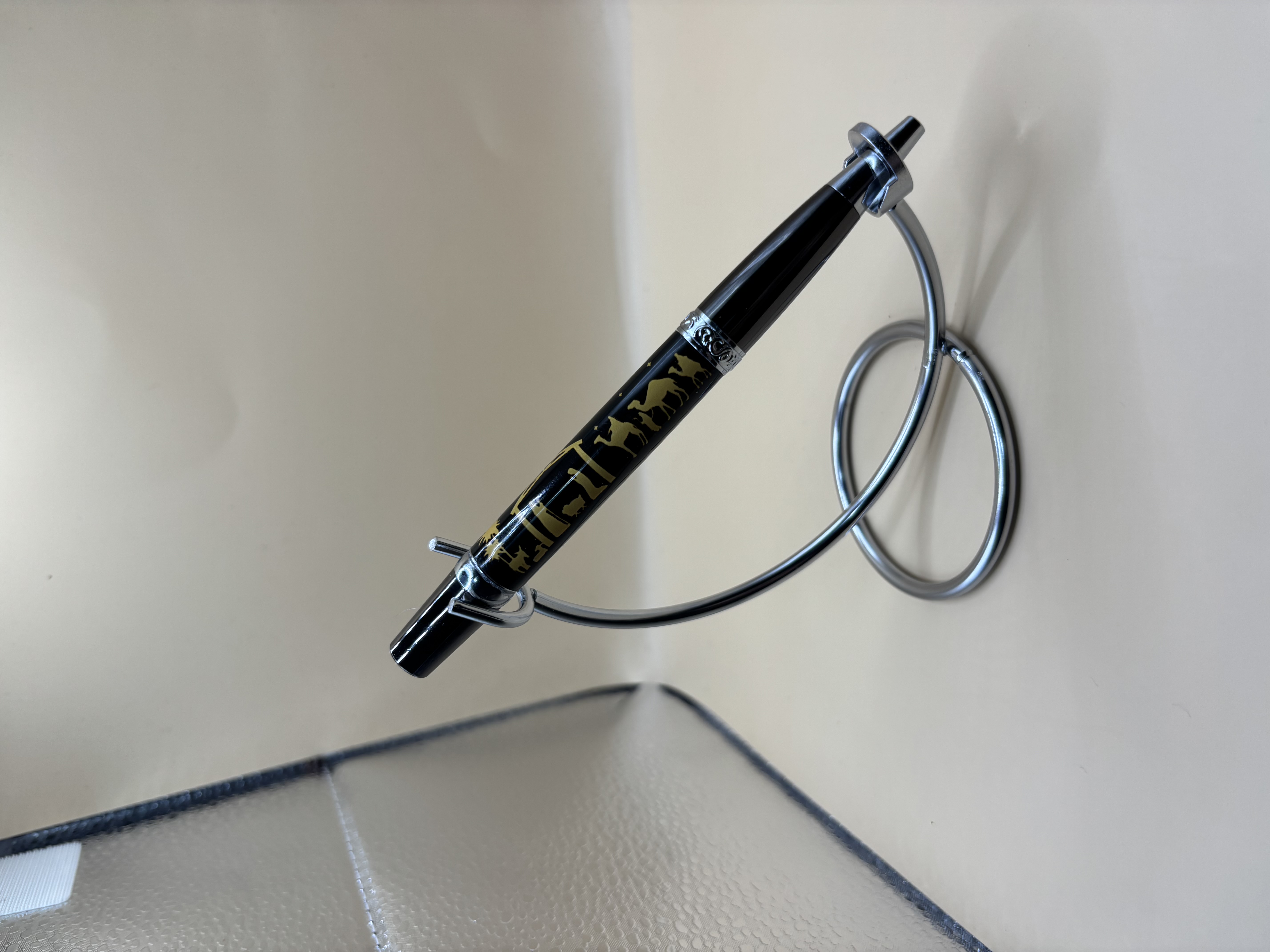 Nativity scene pen