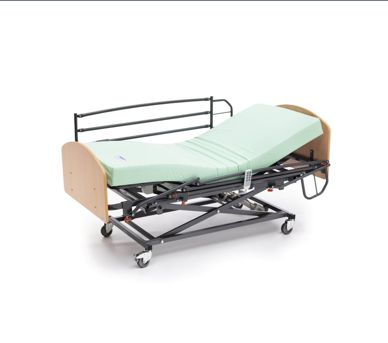Cama articulada eléctrica con carro elevador, colchón sanitario con funda impermeable, barandillas abatibles, cabecero y piecero