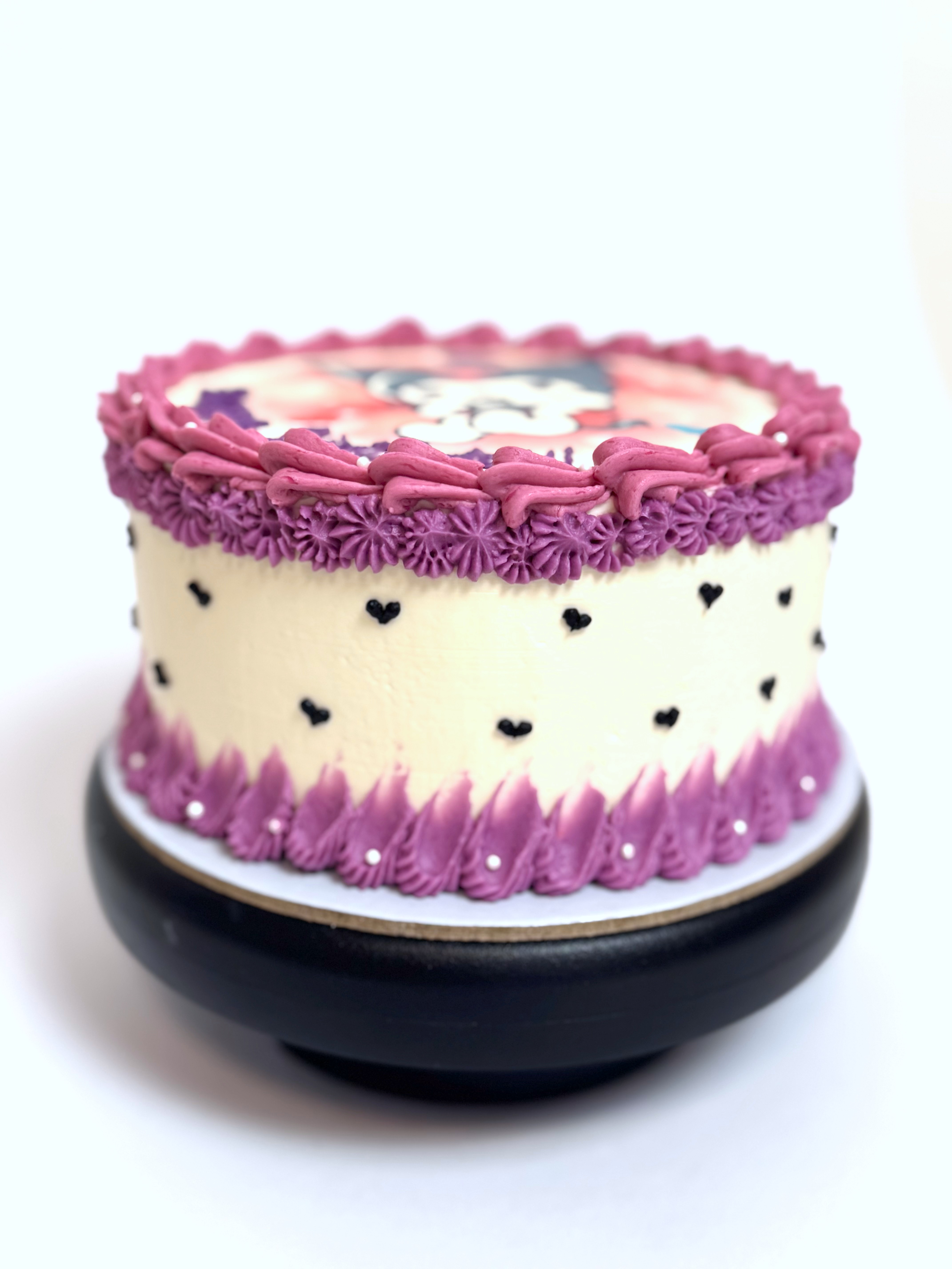 Bento torta Kuromi – jedlá tlač na kréme