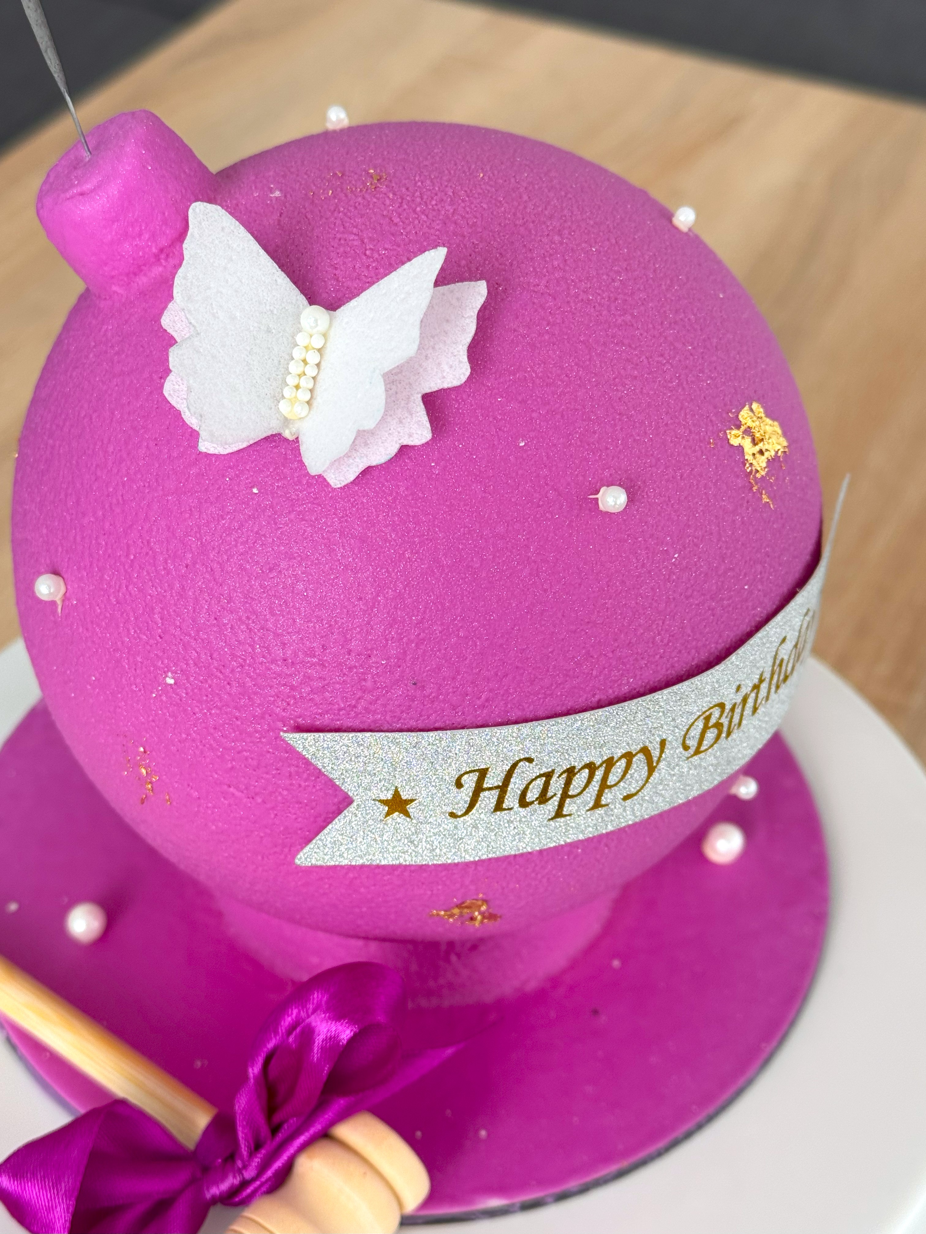 Torta Bomba s motýlikom