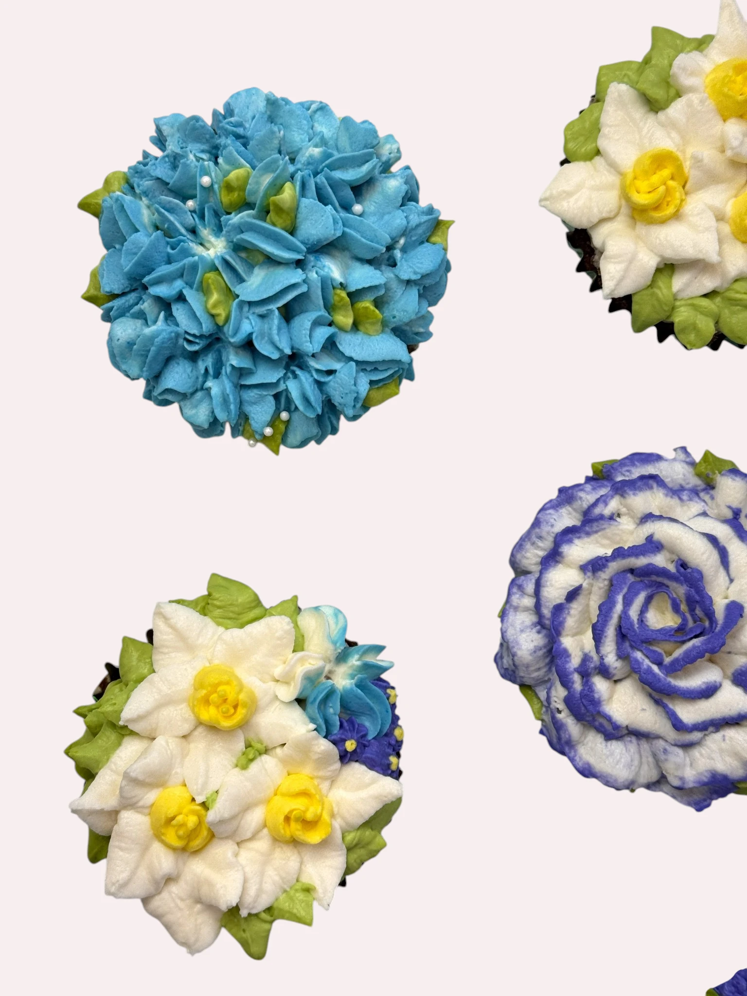 Cupcaky na MDŹ v Bratislave – kvety, ktoré sa dajú ochutnať🩷🤍🌸