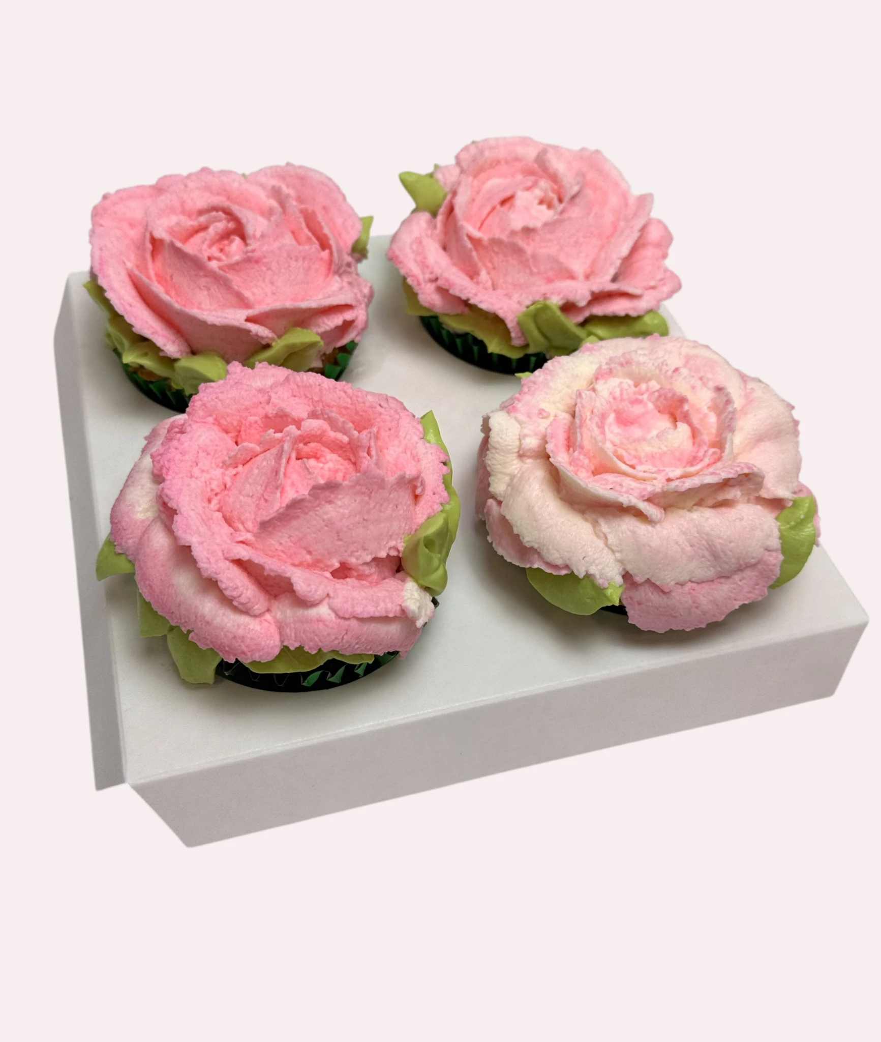 Cupcaky na MDŹ v Bratislave – ruže, ktoré sa dajú ochutnať🩷🤍🌸