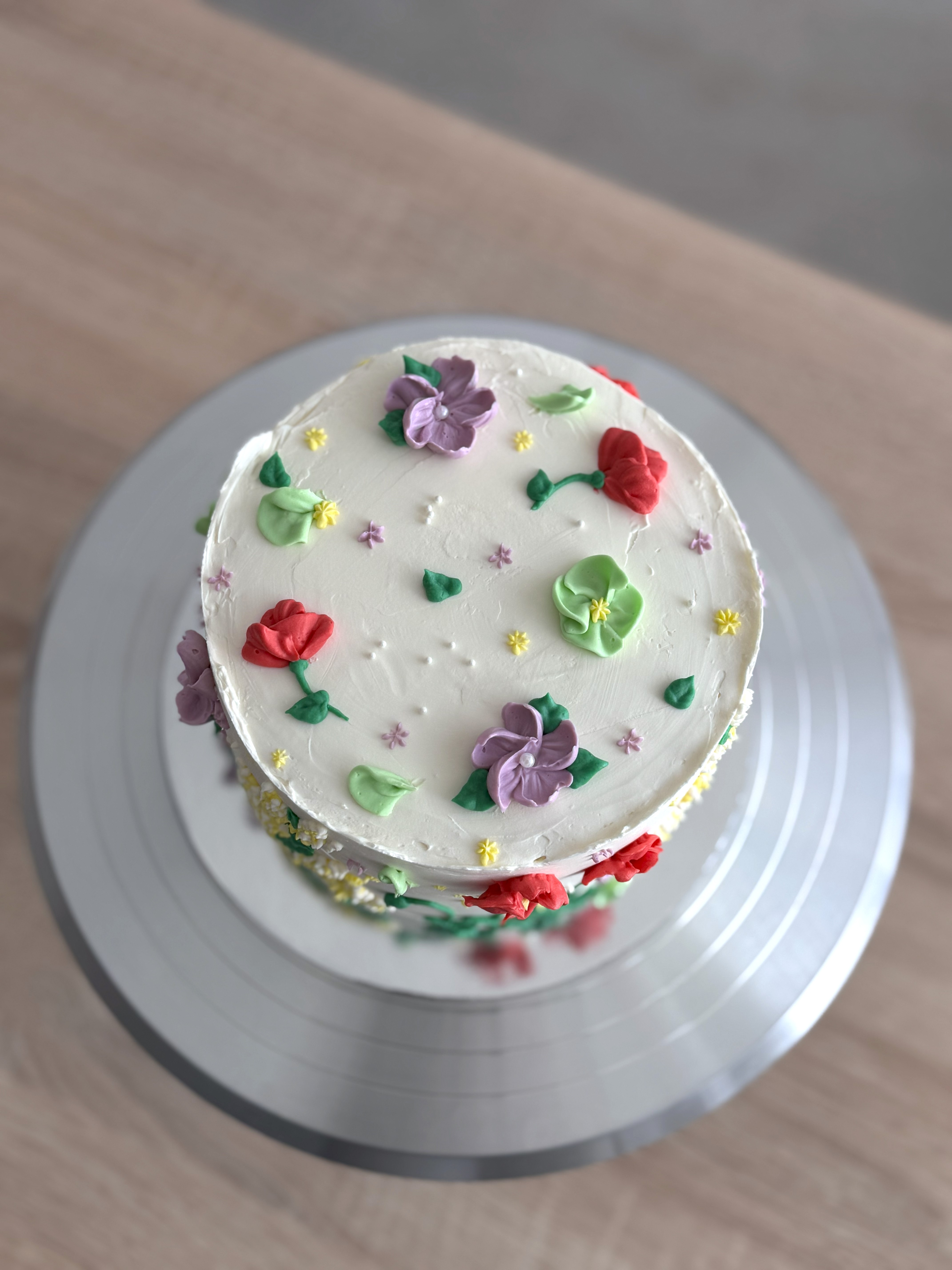 Flower Cake – torta  s ručne zdobenými kvetmi