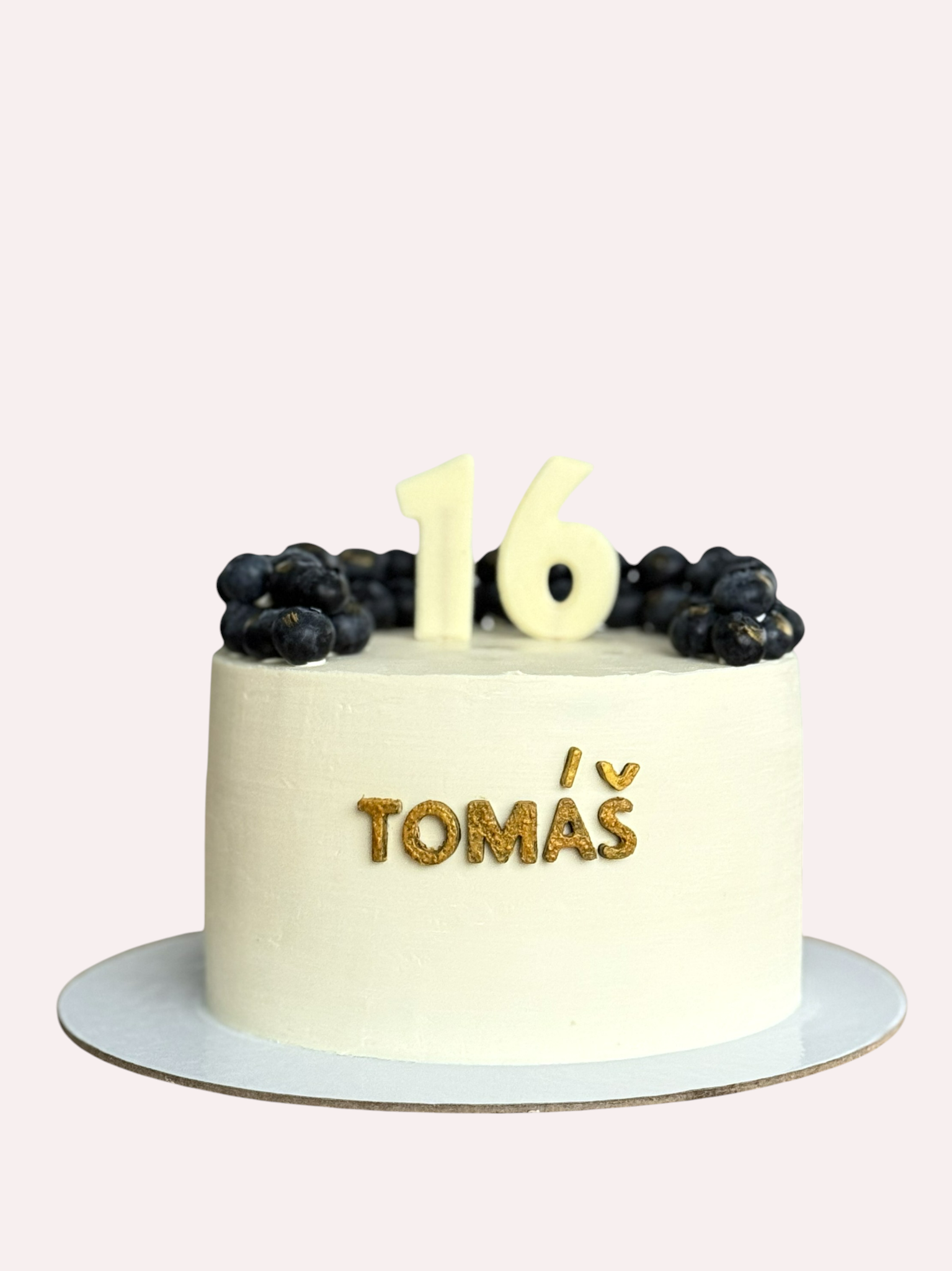 Narodeninová torta s čučoriedkami