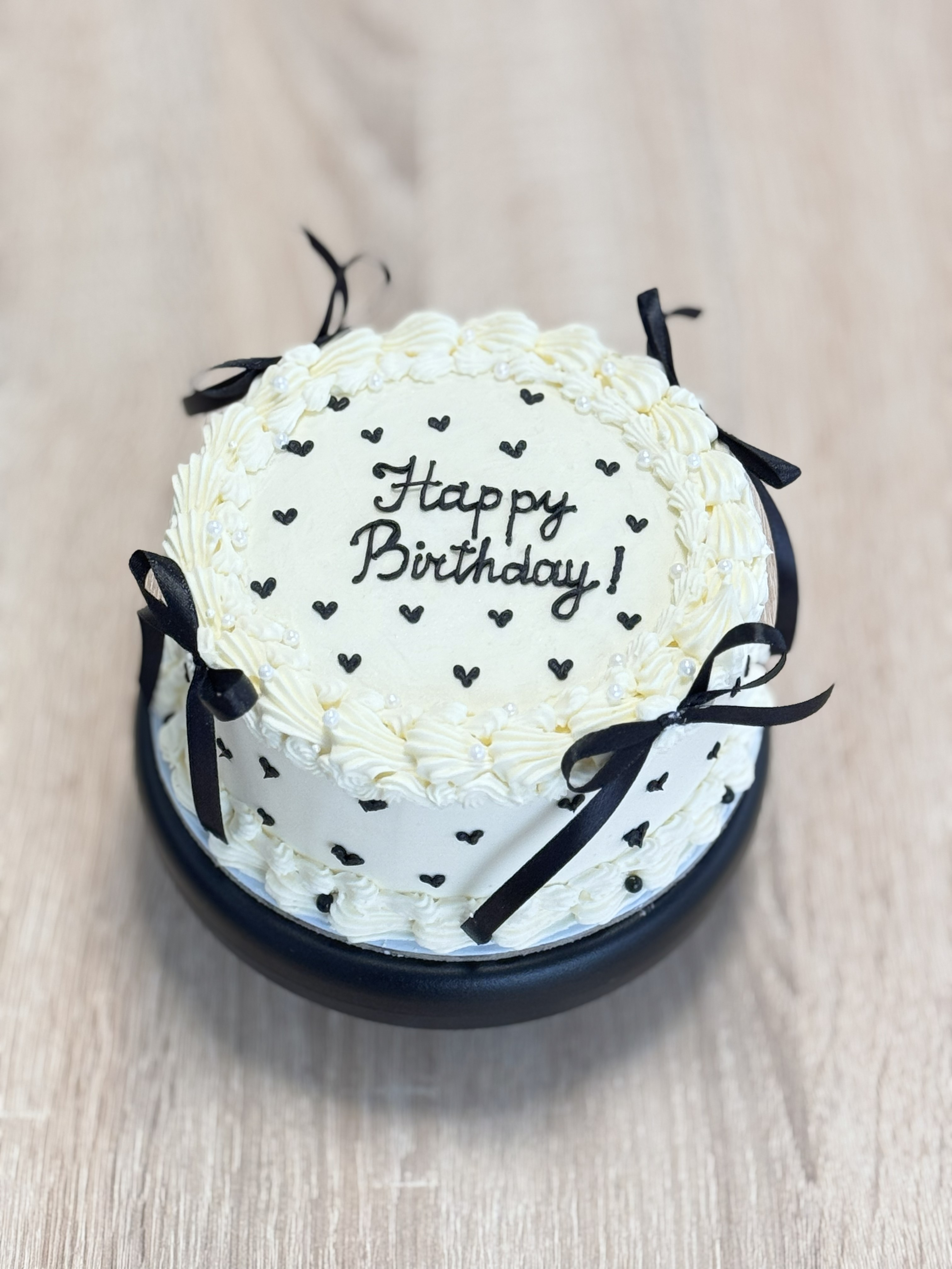 🎀 Elegant Black & White Bento torta