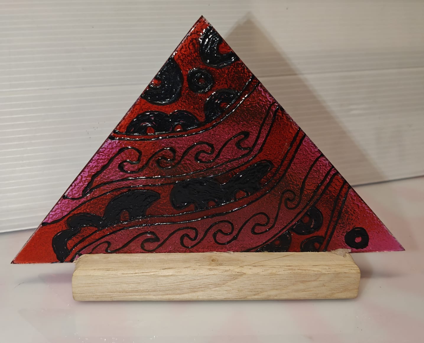 HAND-PAINTED TISSUE HOLDER