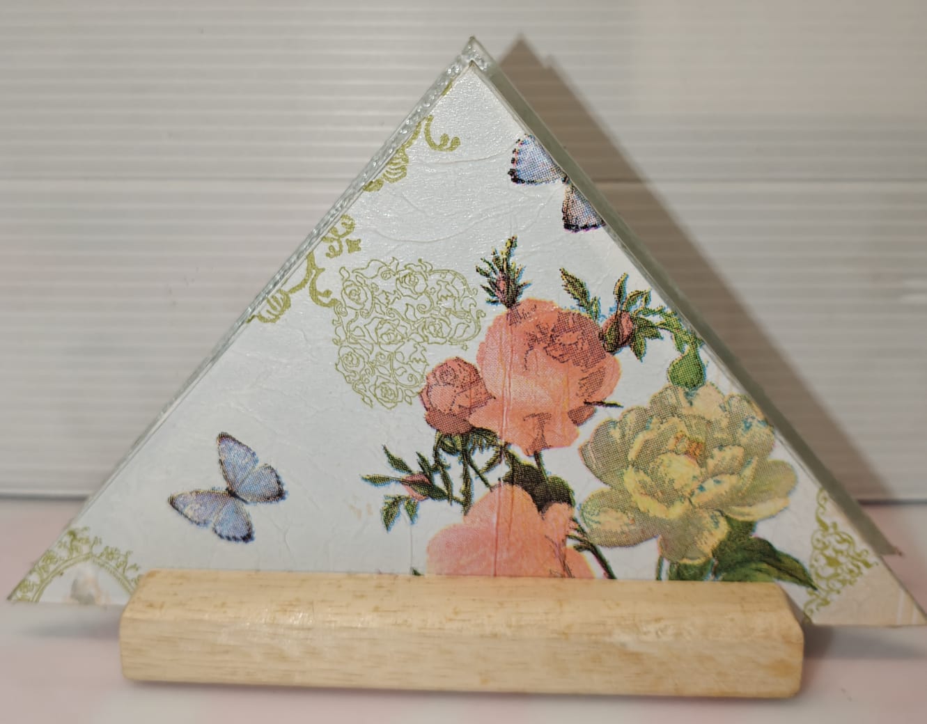 TISSUE HOLDER
