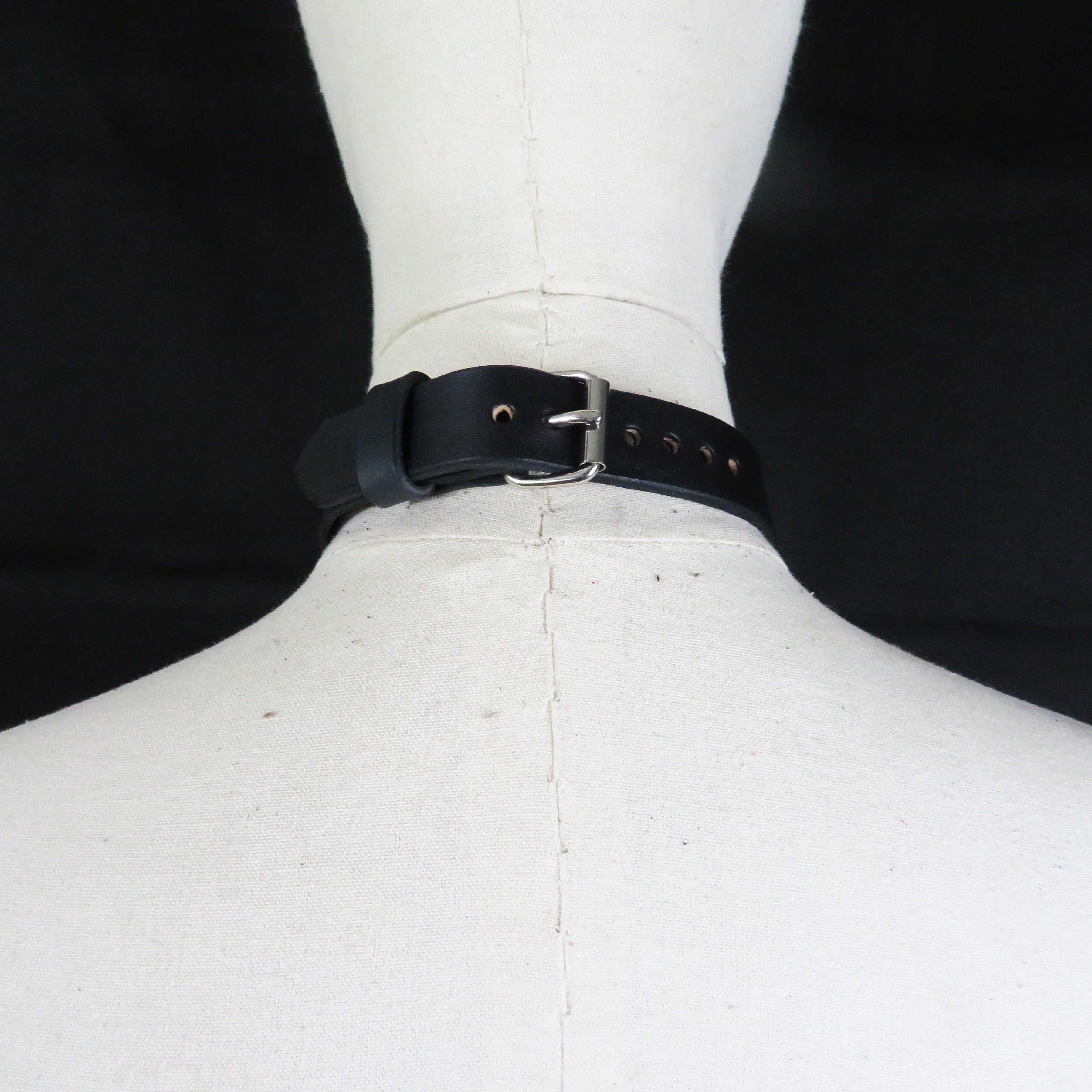 Handmade Black Leather BDSM Collar – Elegant & Durable Choker