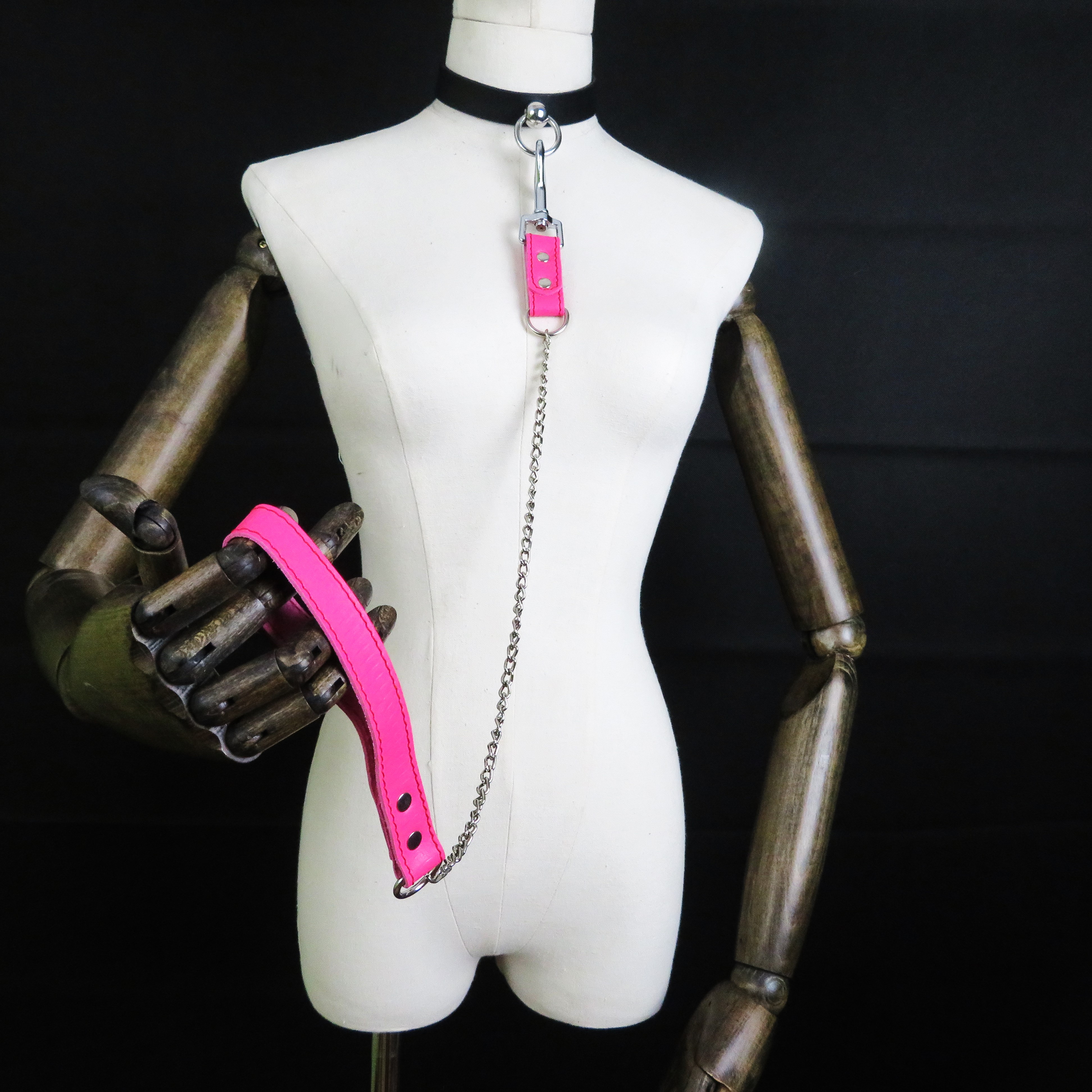 Handmade Pink Leather & Chain Leash – Elegant & Kinky Bondage Accessory