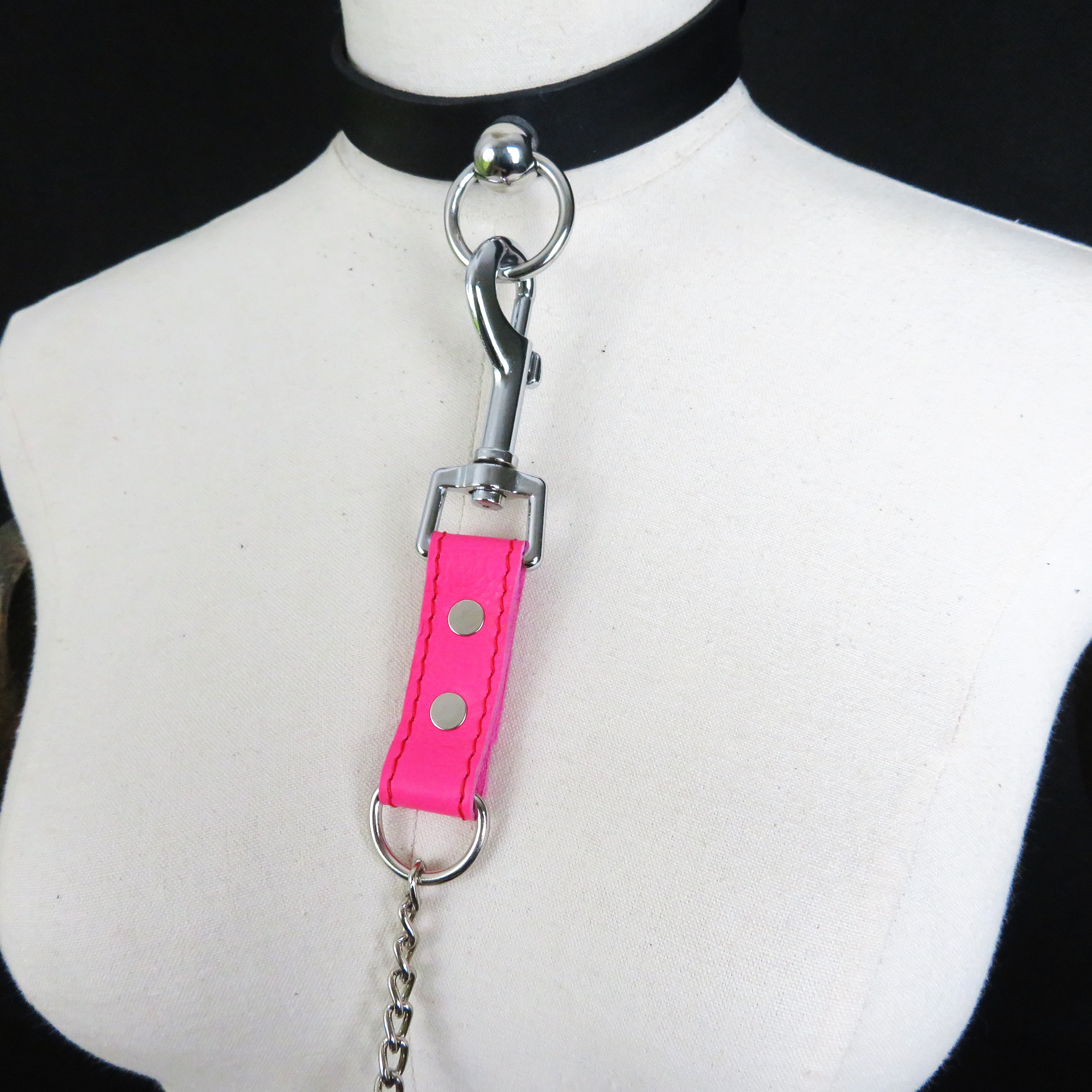 Handmade Pink Leather & Chain Leash – Elegant & Kinky Bondage Accessory