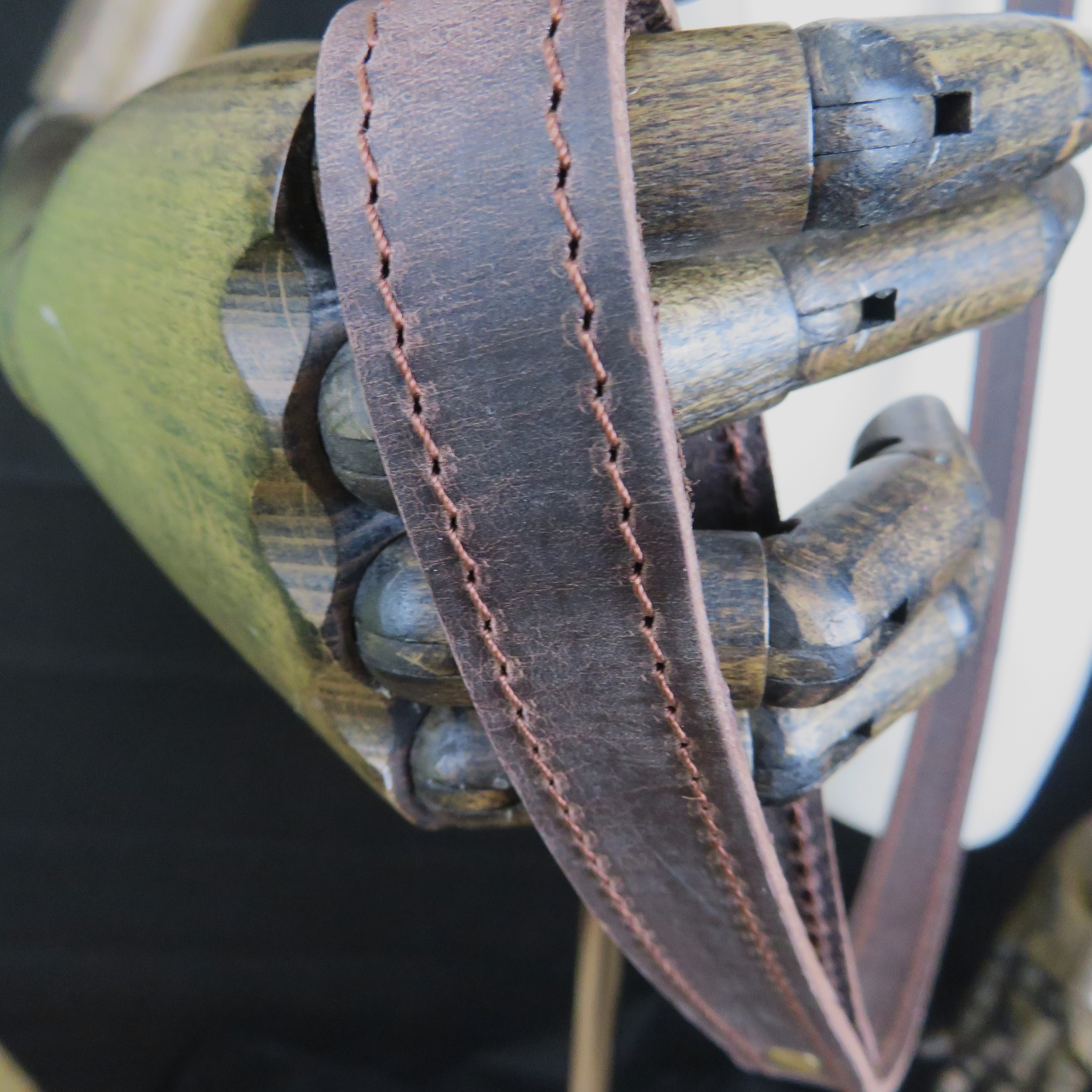 Handmade Brown Leather Leash – Elegant & Durable Bondage Accessory
